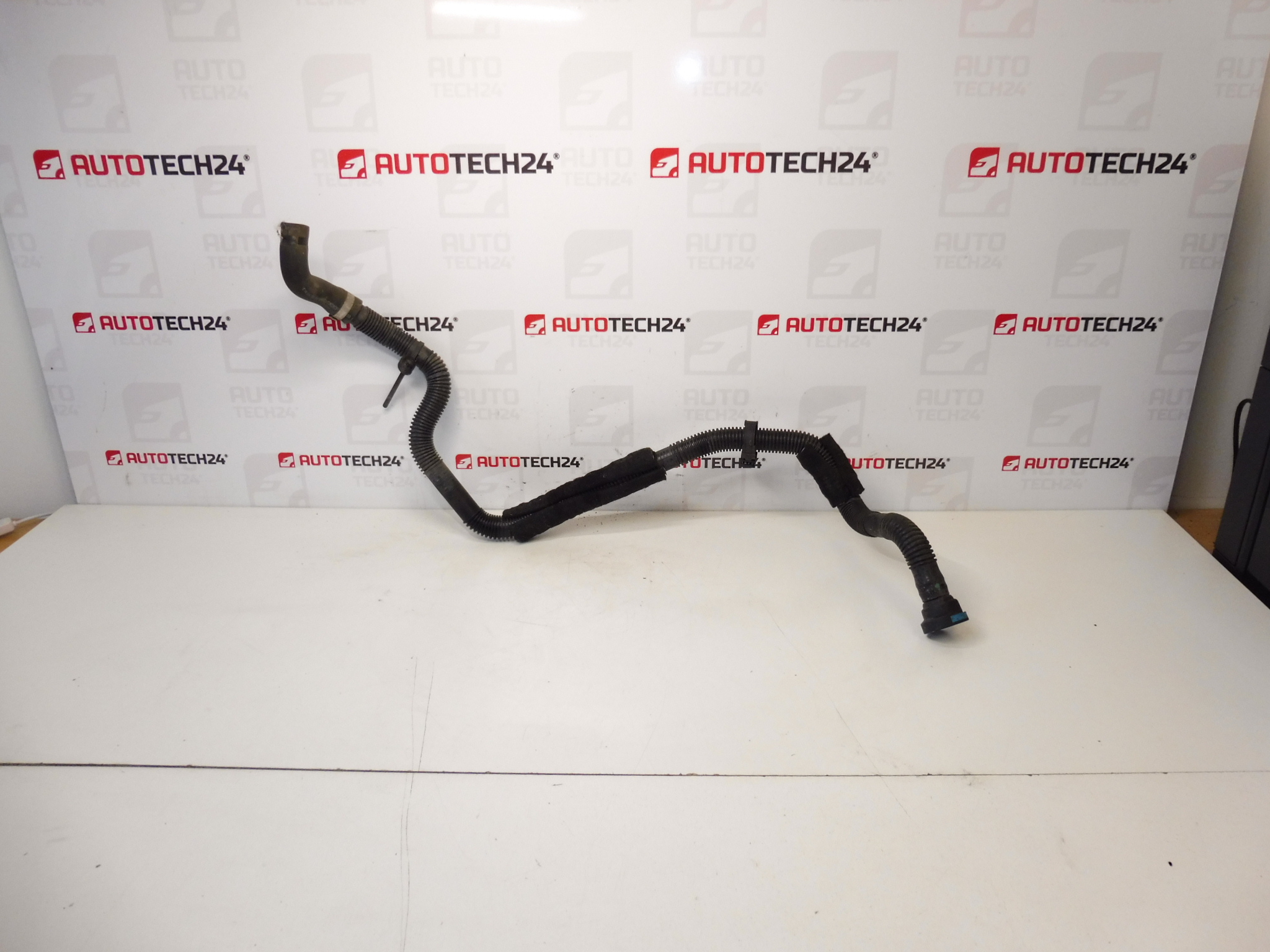 Levegőcsatlakozás Citroën Peugeot 1628XF