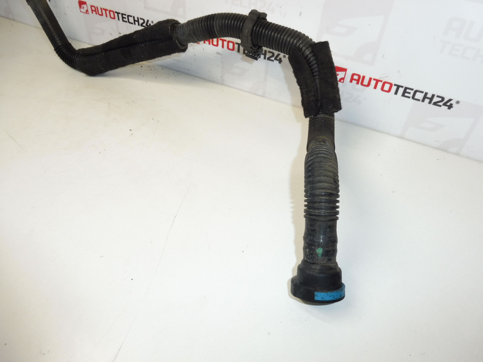 Levegőcsatlakozás Citroën Peugeot 1628XF