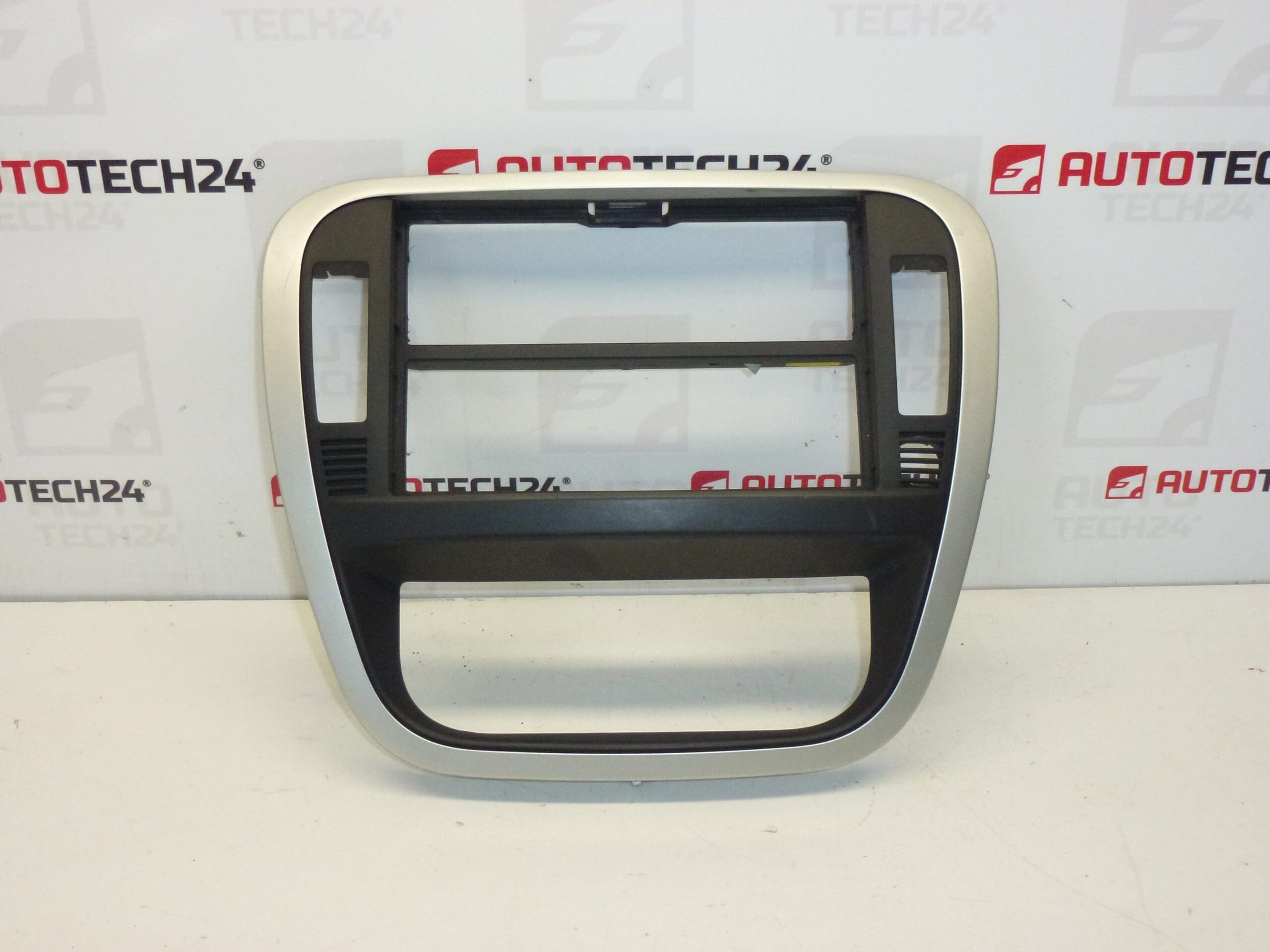 Rádióelőlap Citroën C2 és C3 9653074277 8211TH