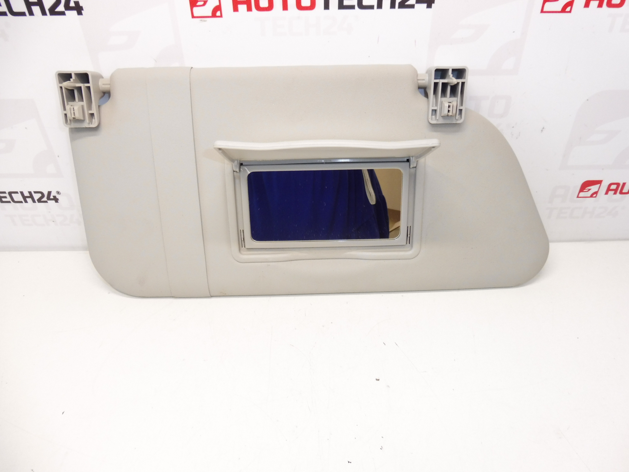 Peugeot 1007 utas napellenző 8143JN