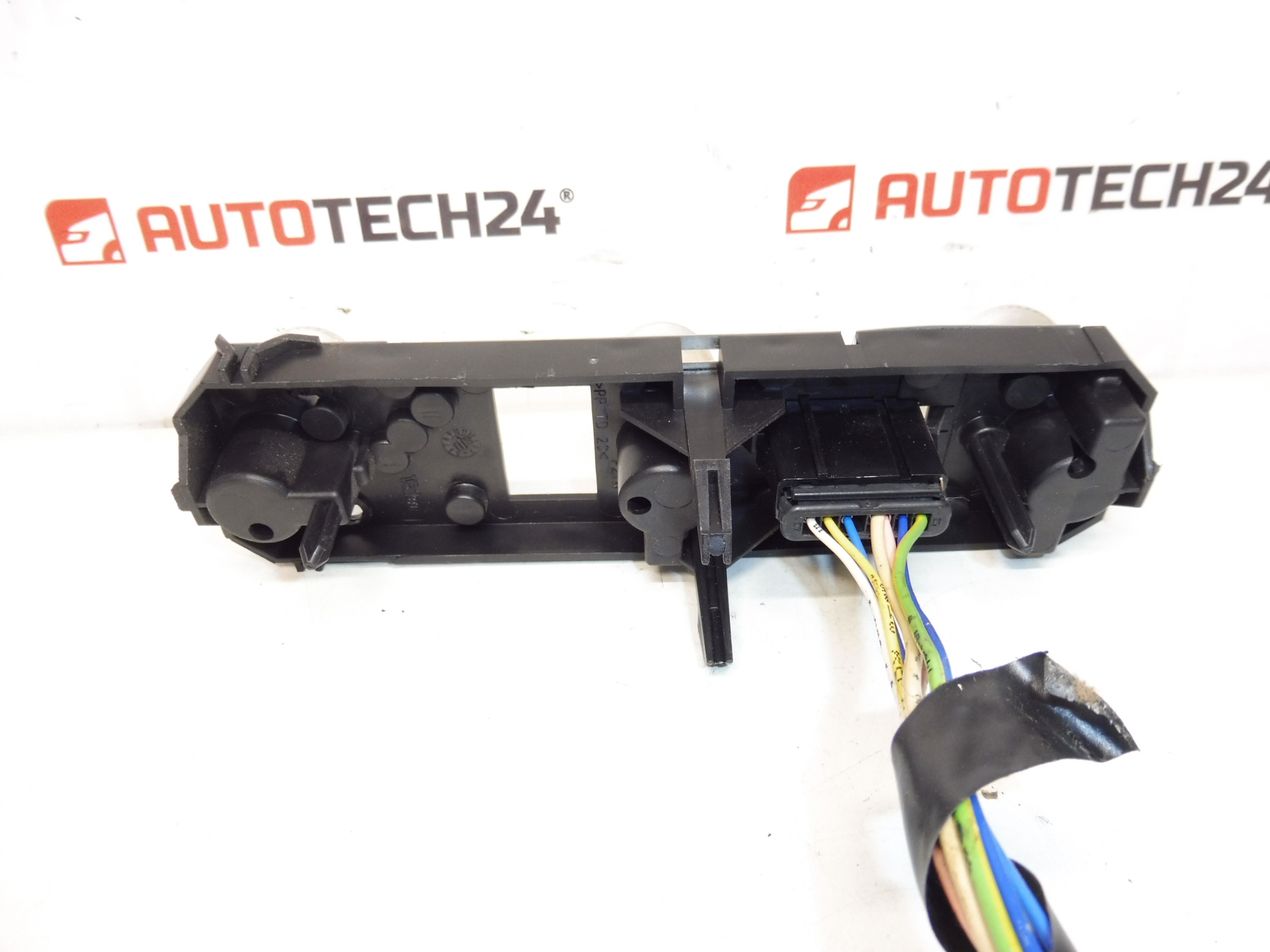 Peugeot 1007 jobb hátsó lámpa izzófoglalat 6351V5