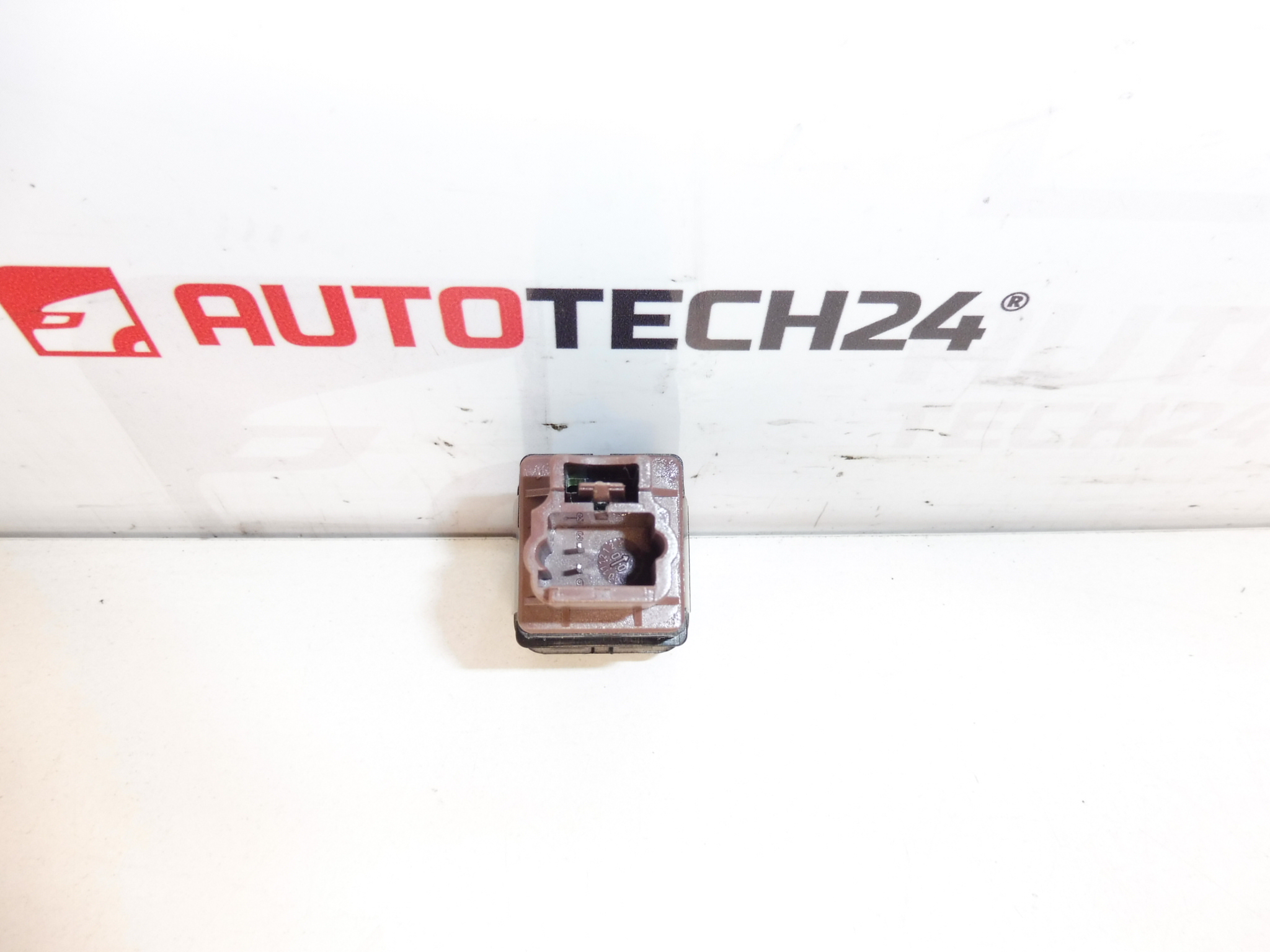 Utasoldali légzsák kapcsoló Citroën Peugeot 96373215ZL 8216E6