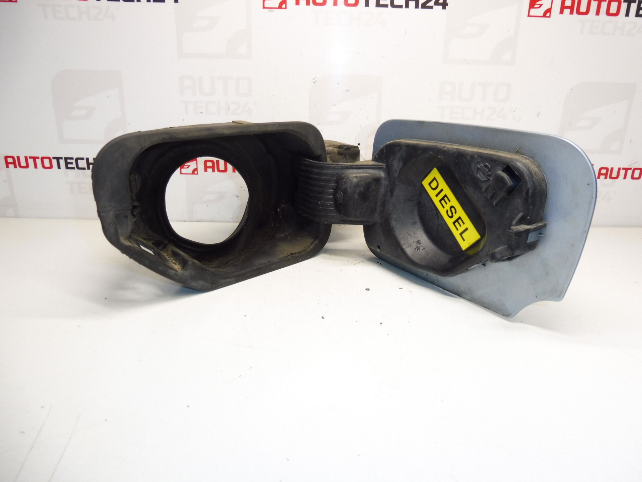 Tankfedél Peugeot 407 1517A6 151877 EYLC