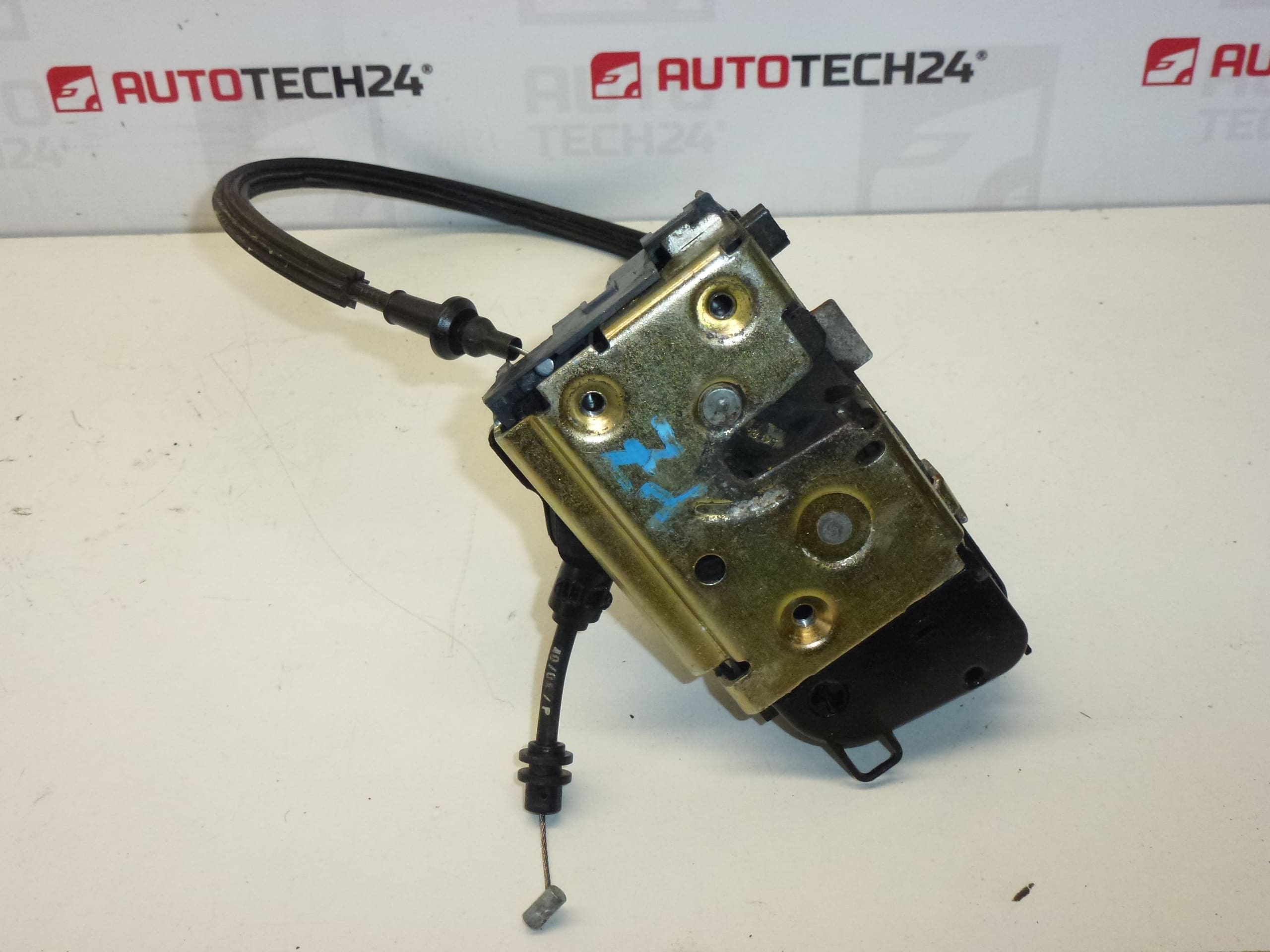 Jobb hátsó ajtózár Citroën C3 6PIN 46978180 9138C1