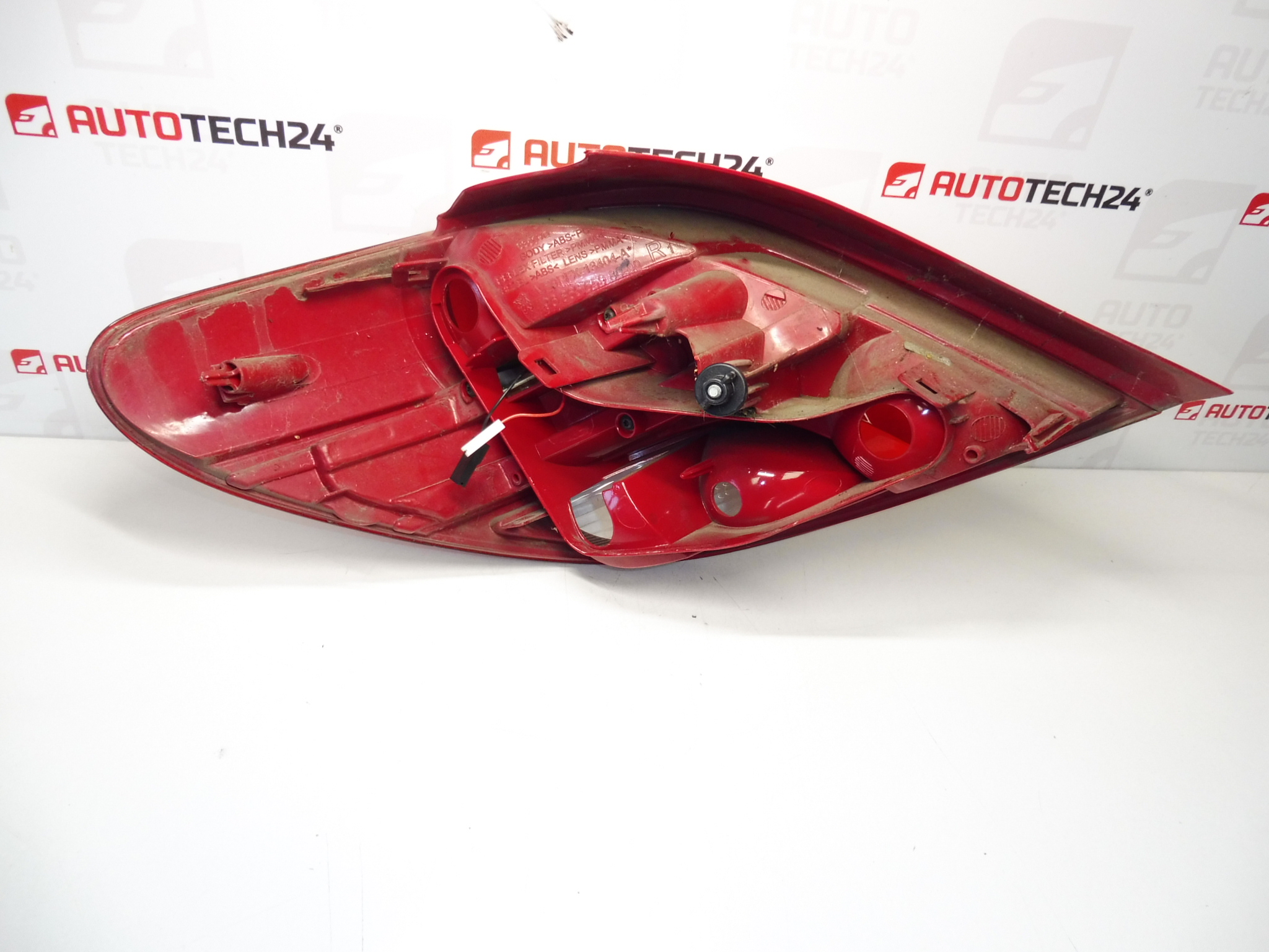 Jobb hátsó lámpa Peugeot 207 9686565980 6351HQ