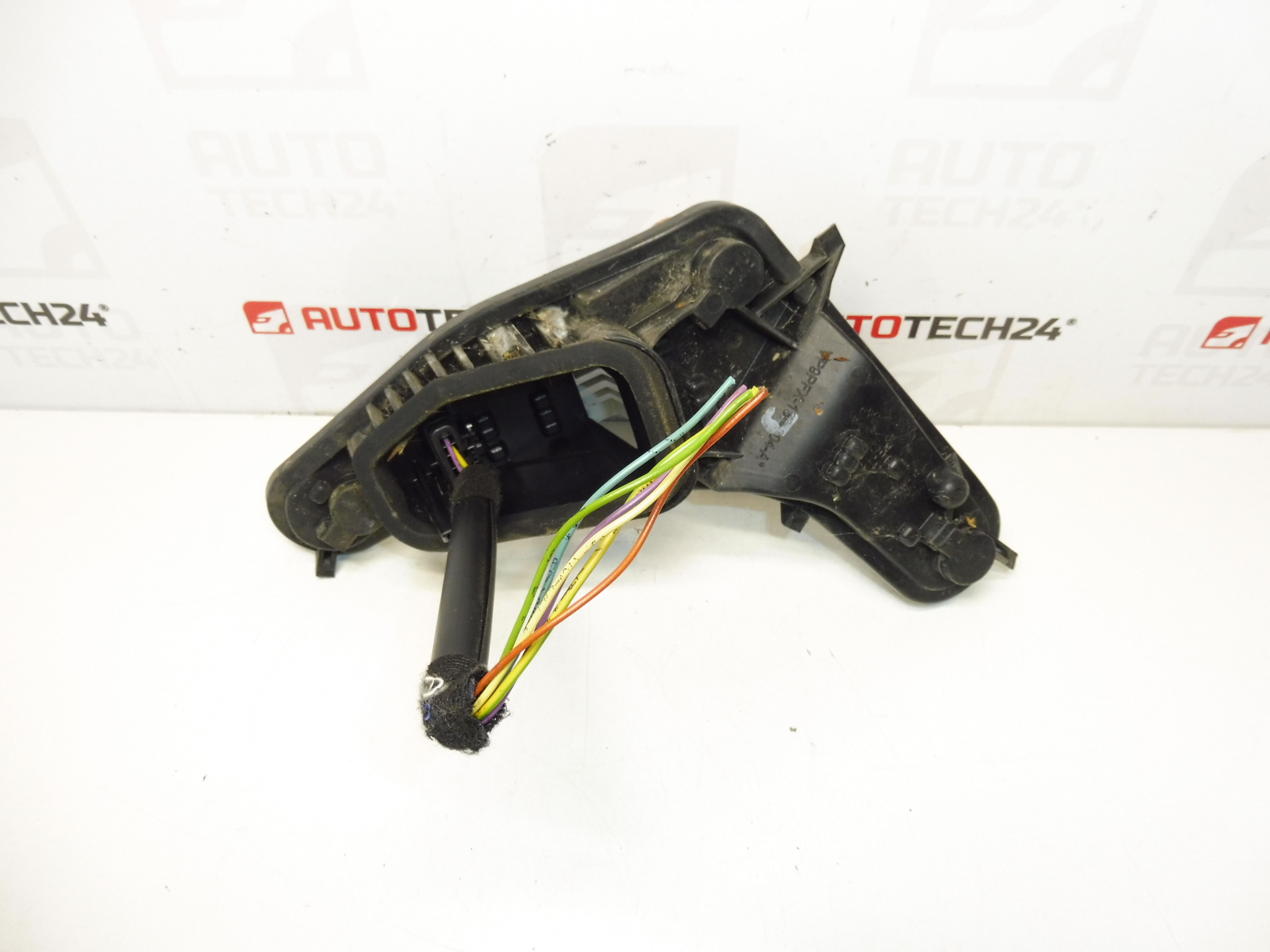 Izzófoglalat jobb hátsó lámpa Peugeot 207 9686565980 6351HQ