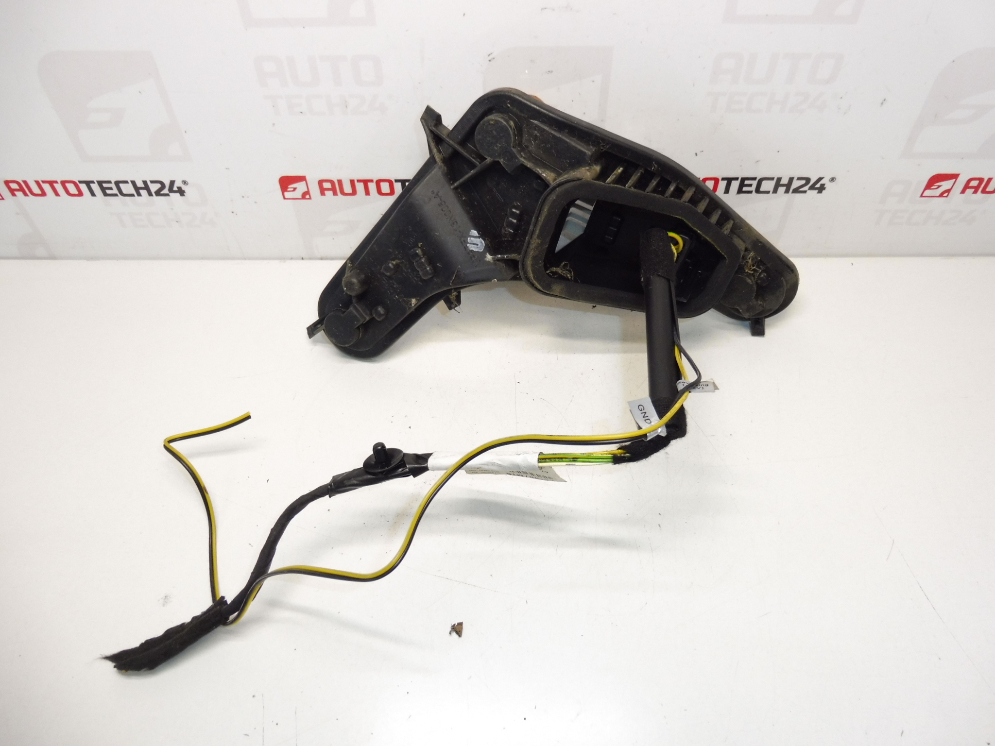 Peugeot 207 bal hátsó lámpa izzófoglalat 9686566080 6350HQ