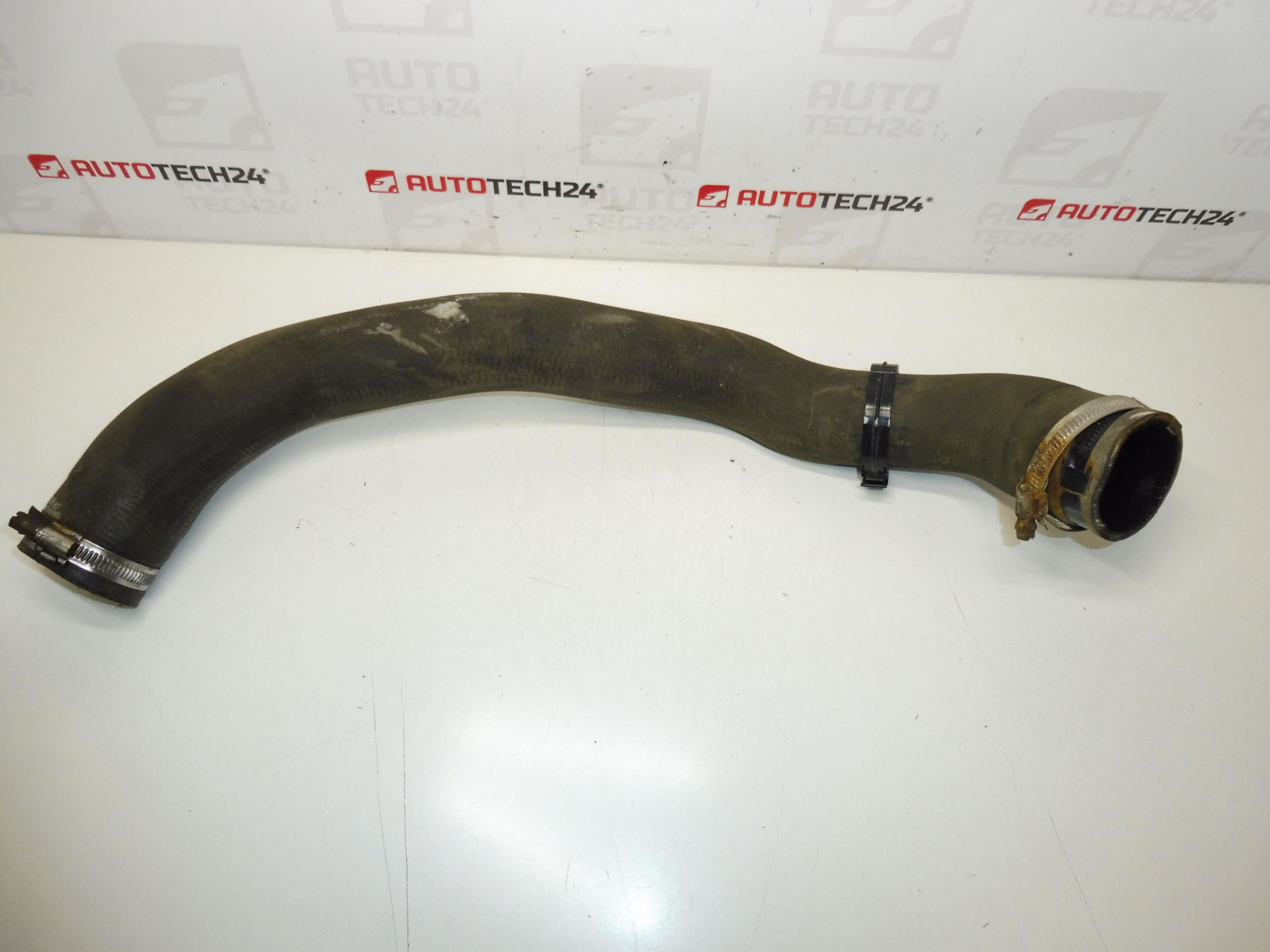 Légcsatlakozás 1.5 HDI Citroën Peugeot 9820100680