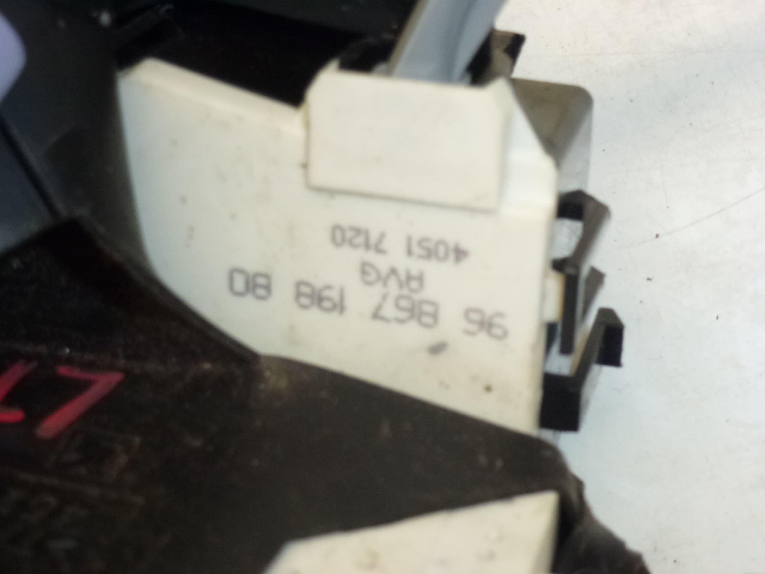 Bal első ajtózár Citroën C4 9686719880 9135FA