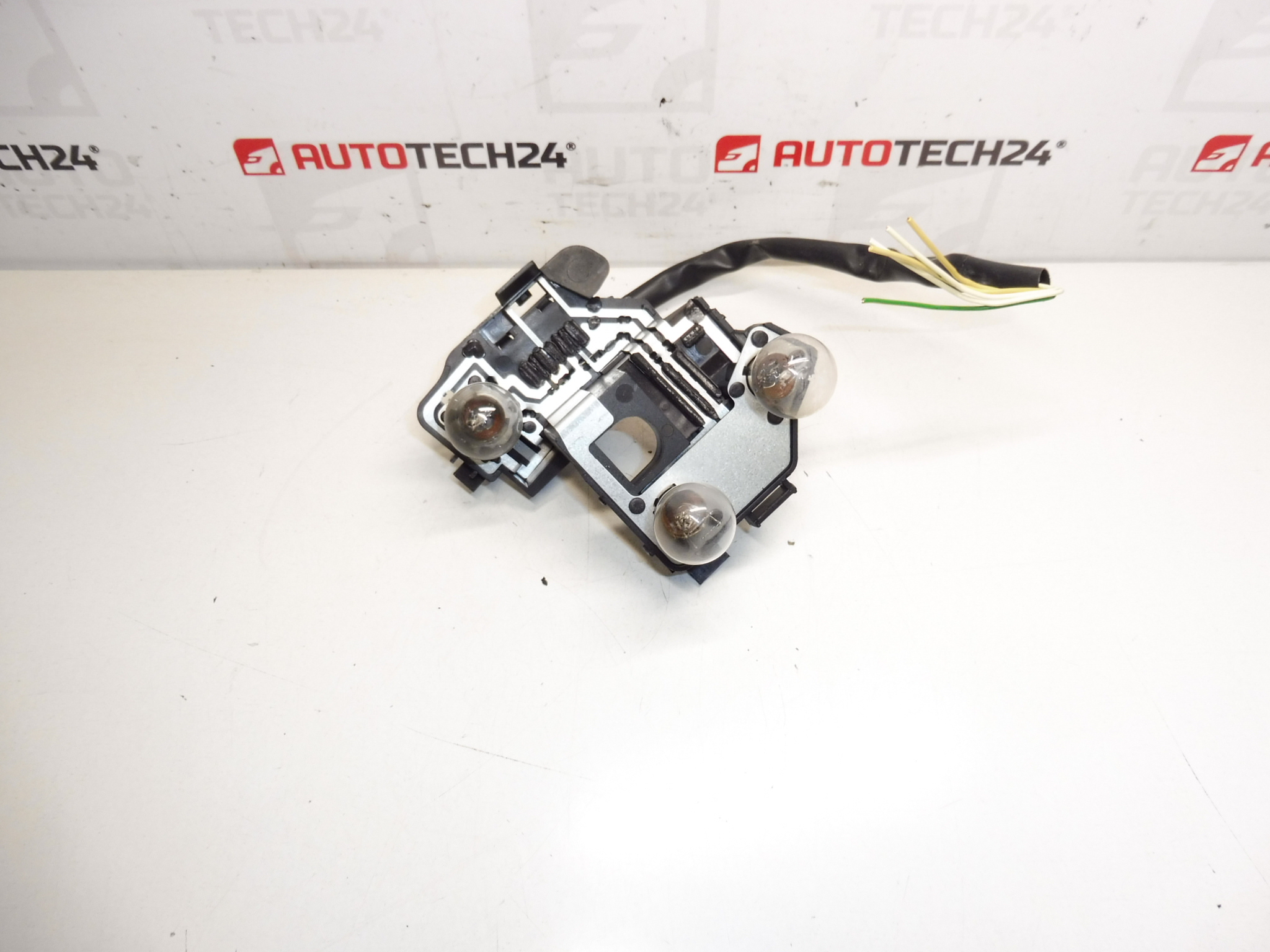 Jobb hátsó lámpafoglalat vezetékkel Peugeot 206 CC 6351S1