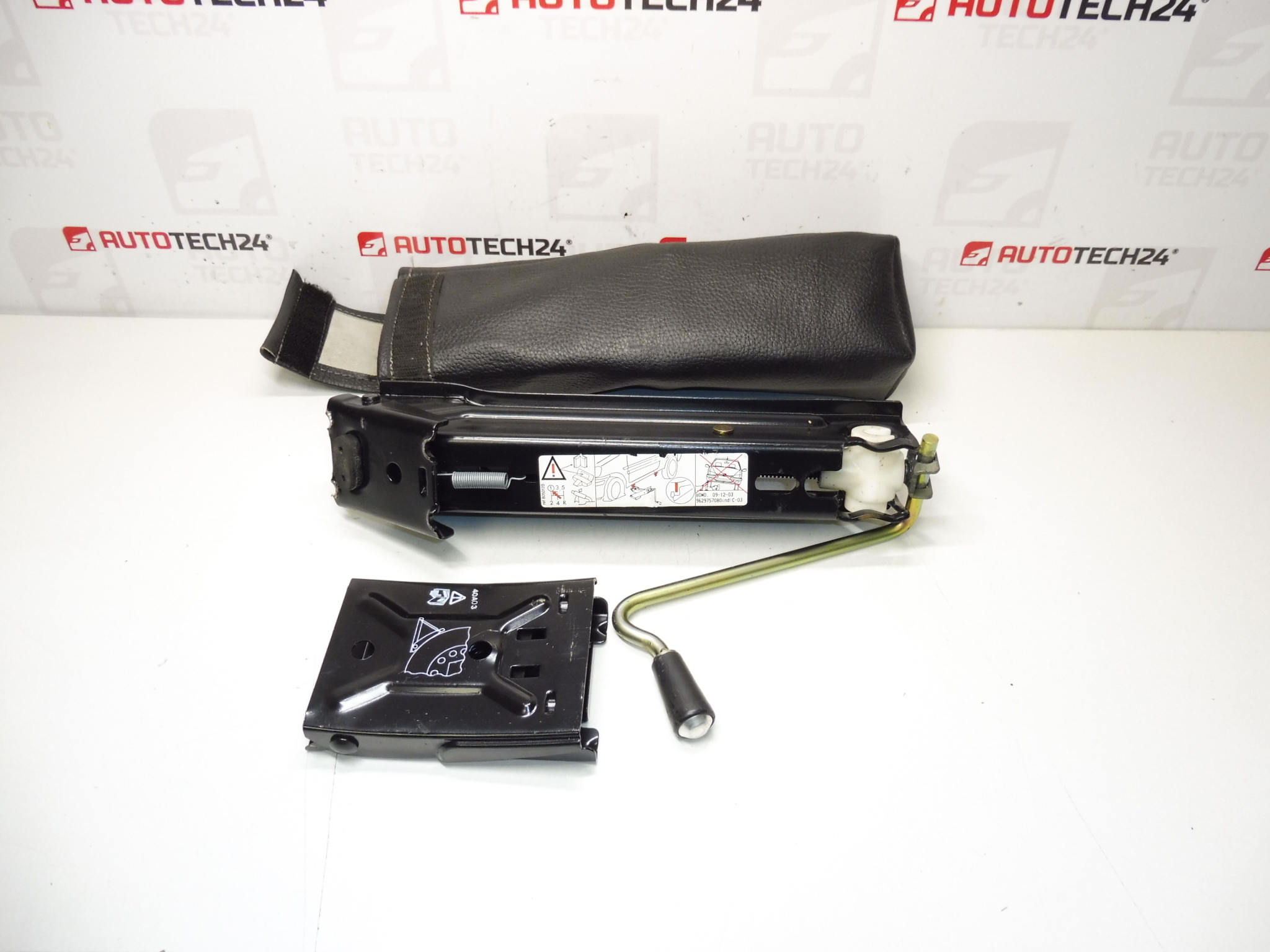 Szerszámkulcs, vonószem Peugeot 206 CC 670150 672585 671734