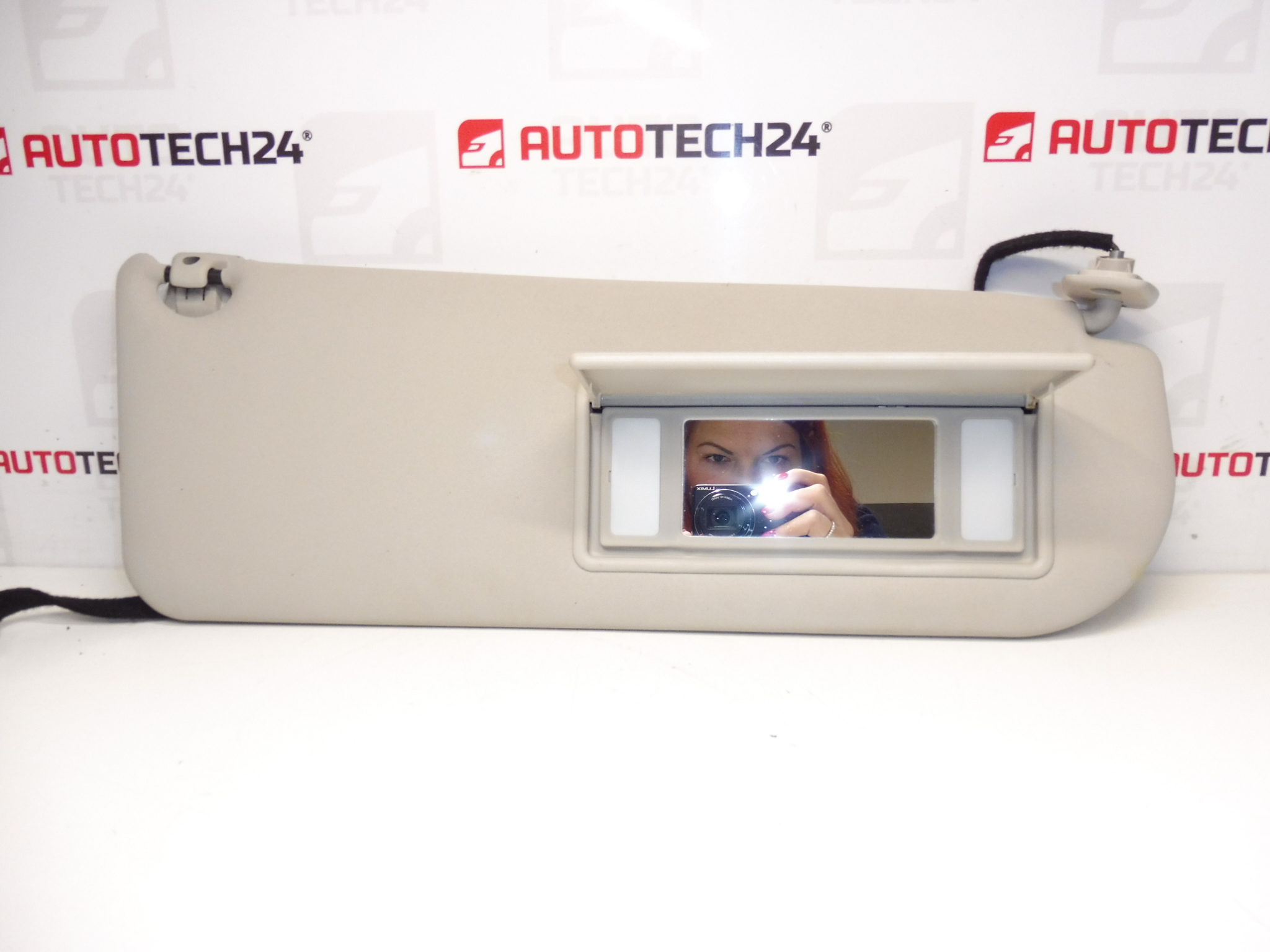 Utasoldali napellenző Citroën Peugeot 8143PZ