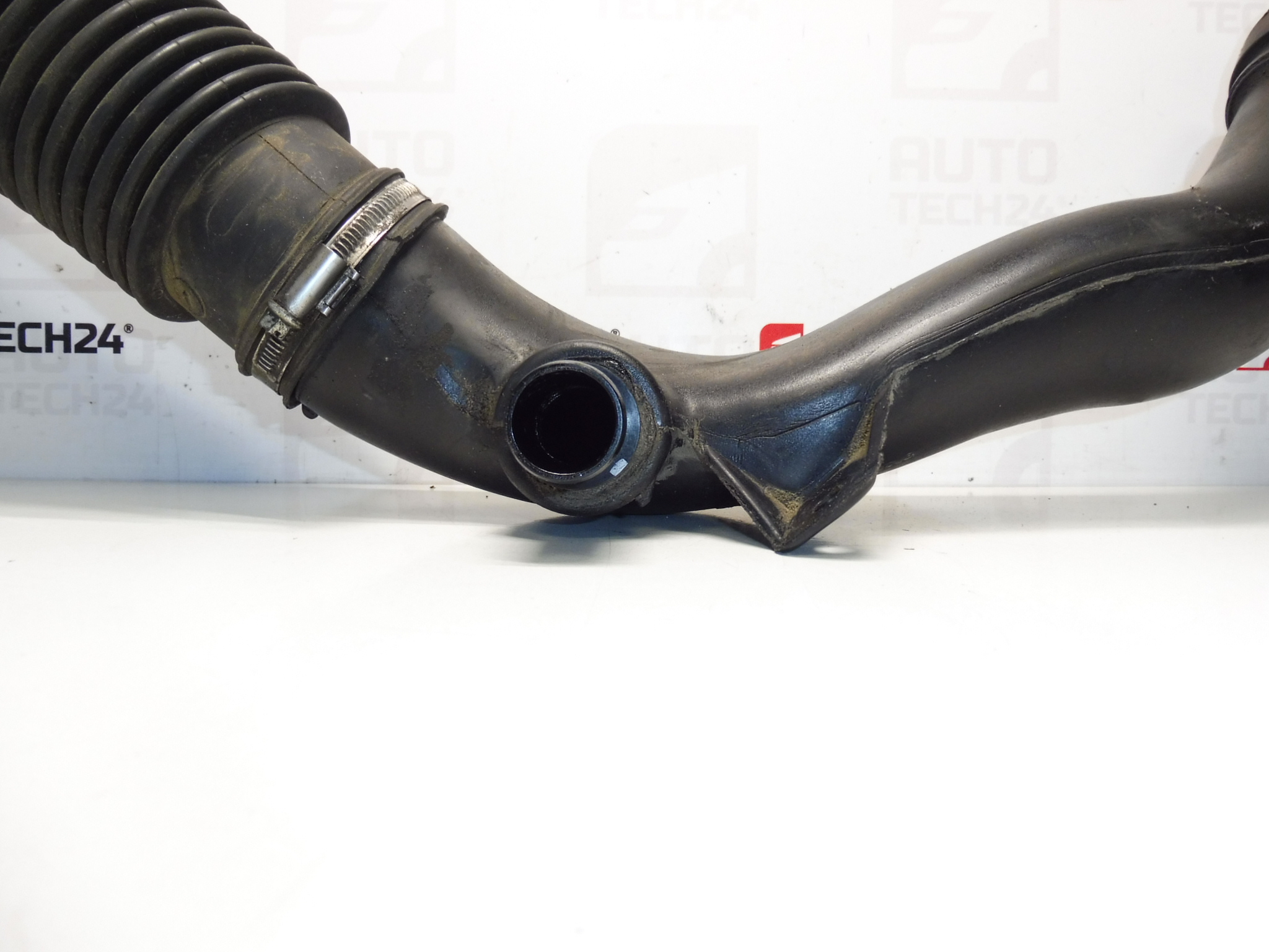 Szívó levegő csatlakozás Citroën C8 Peugeot 807 2.2 HDI 1485369080