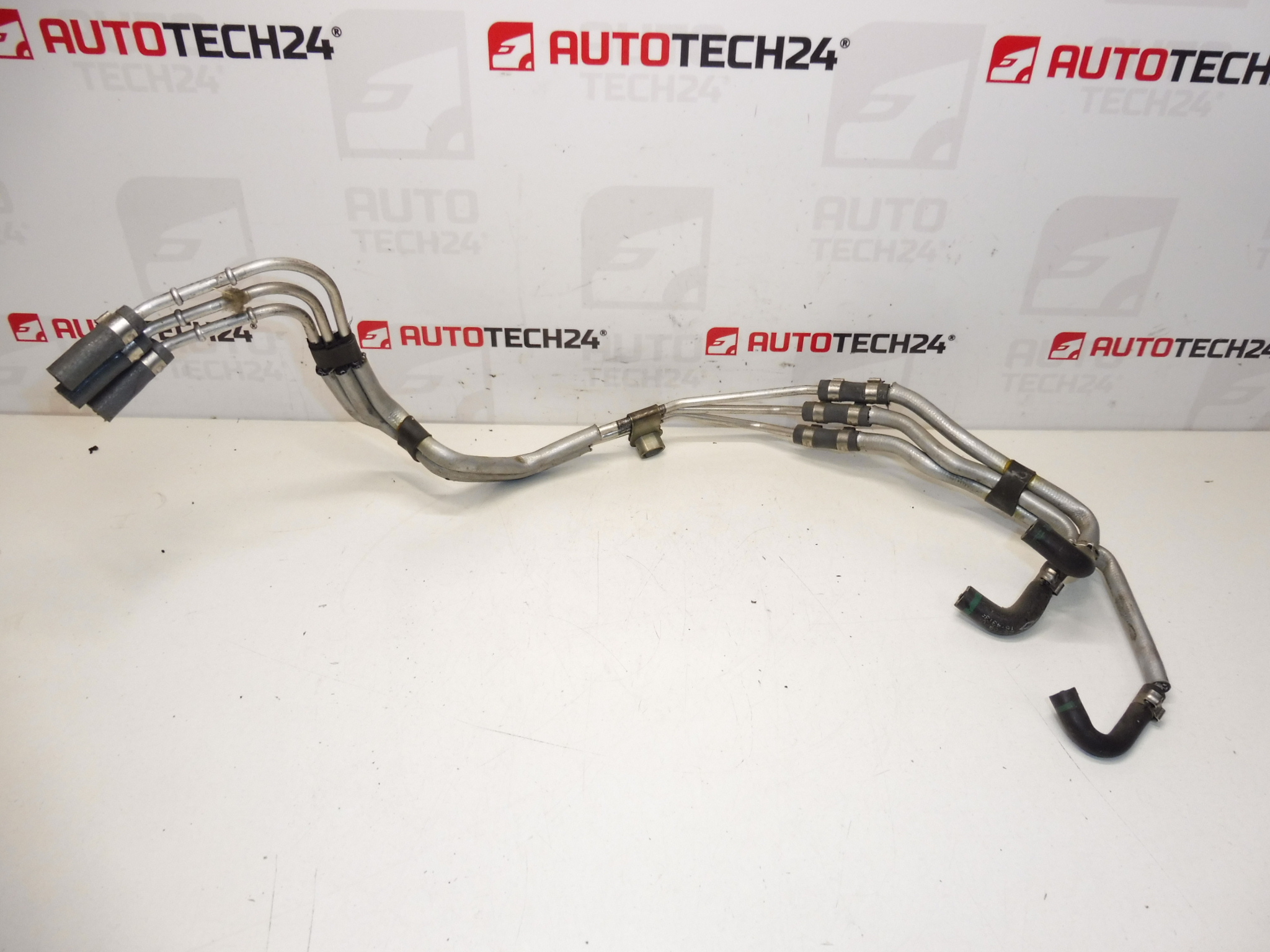 Vákuumcső Citroën Peugeot 2.2 HDI 1622AC