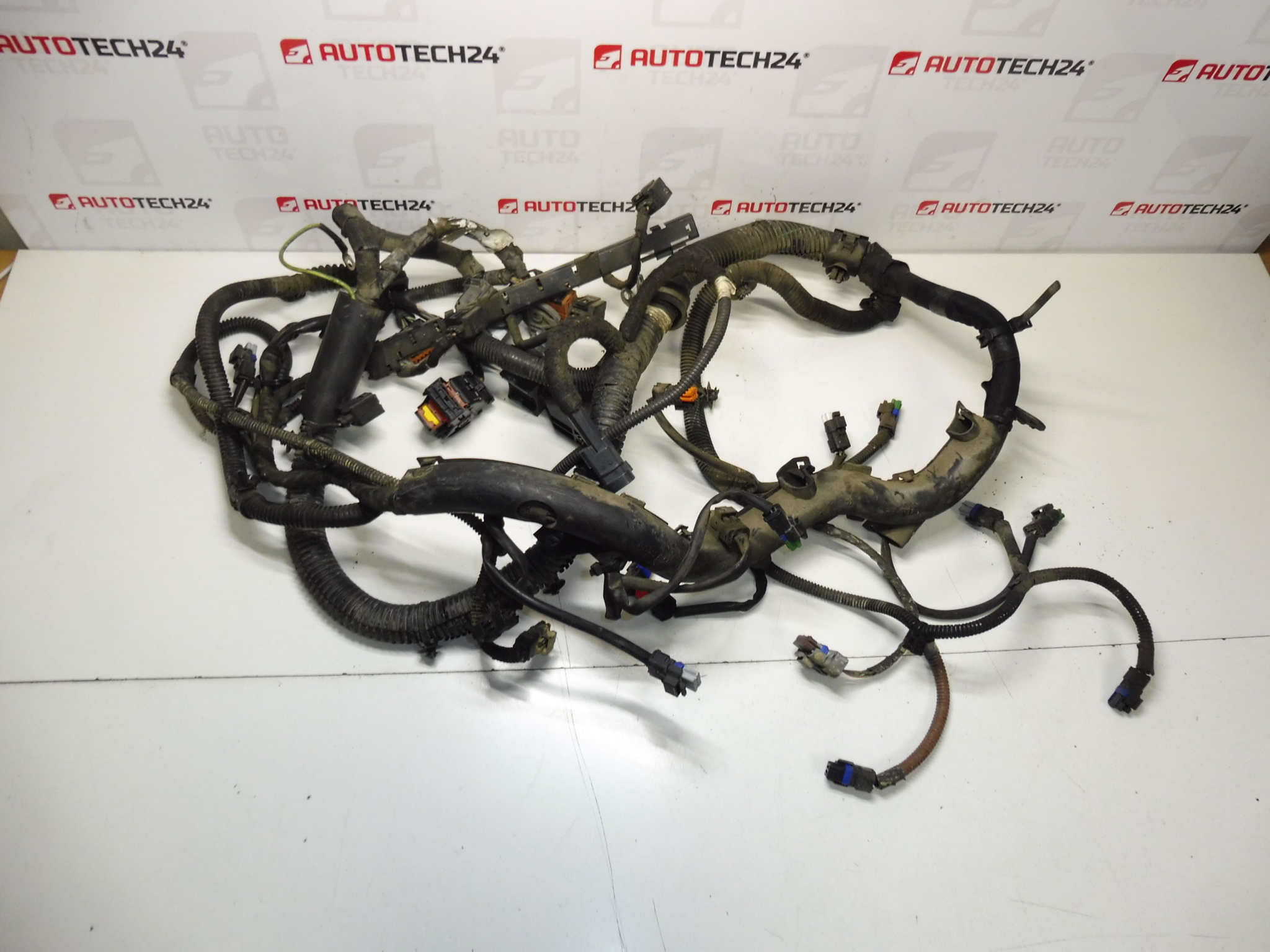 Komplett motor szerelvény 2.0 HDI 100 KW Citroën Peugeot 1401048380 6569HZ