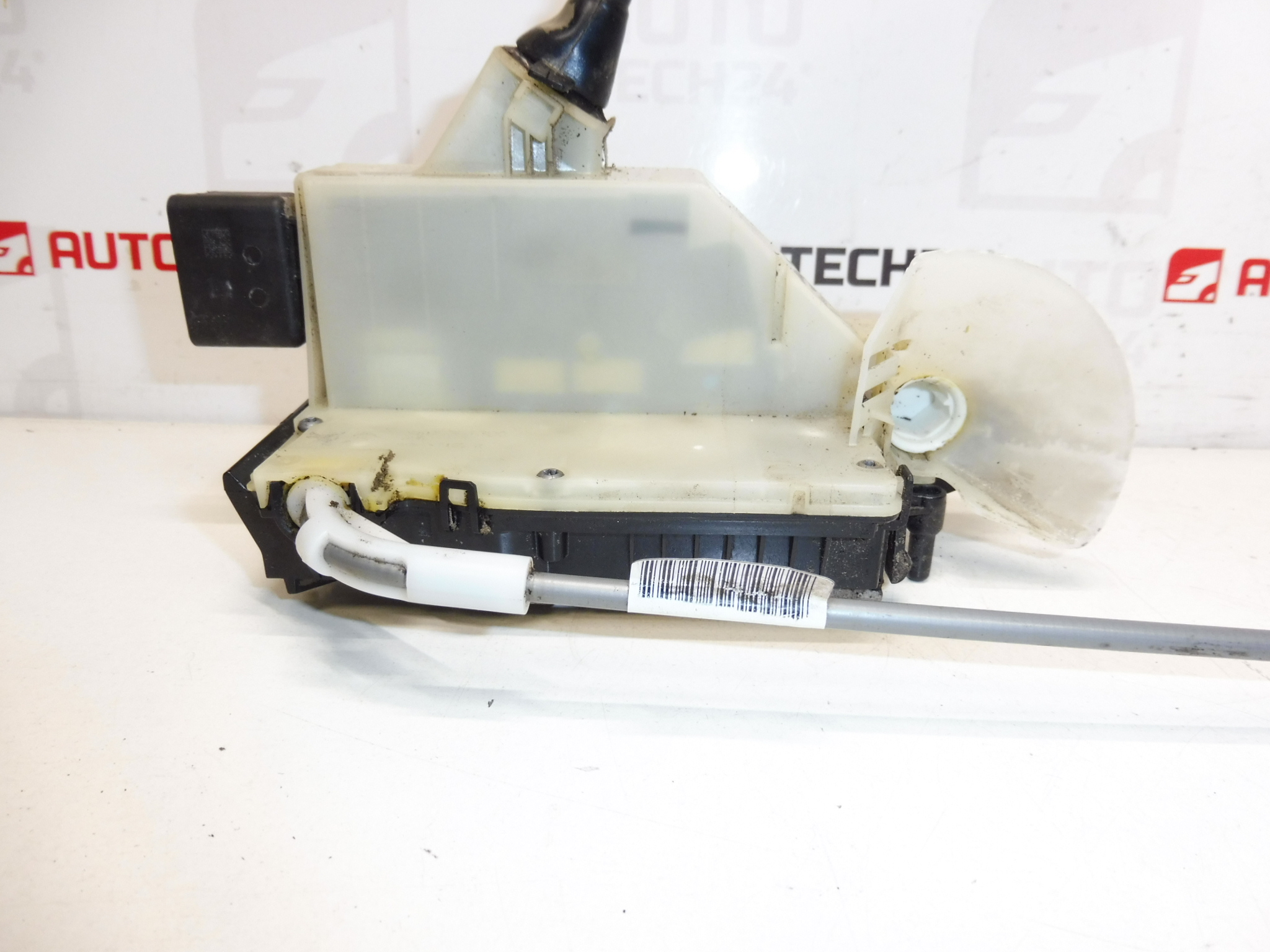 Bal első ajtózár Citroën C4 DS4 5 ajtós 9685351380 9135HQ