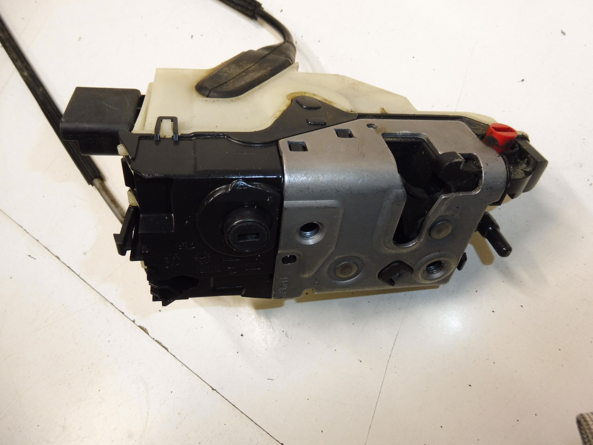 Jobb hátsó ajtózár Citroën C4 9685352080 9138AH