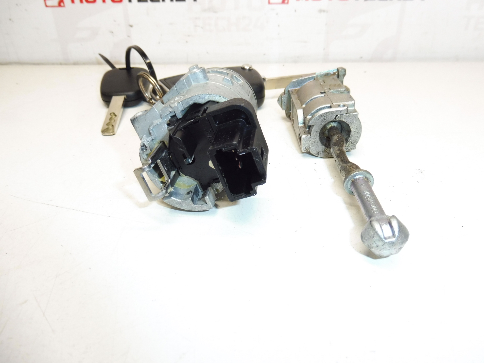 Zárkészlet és 2db kulcs Citroën 9801984780 4162PT