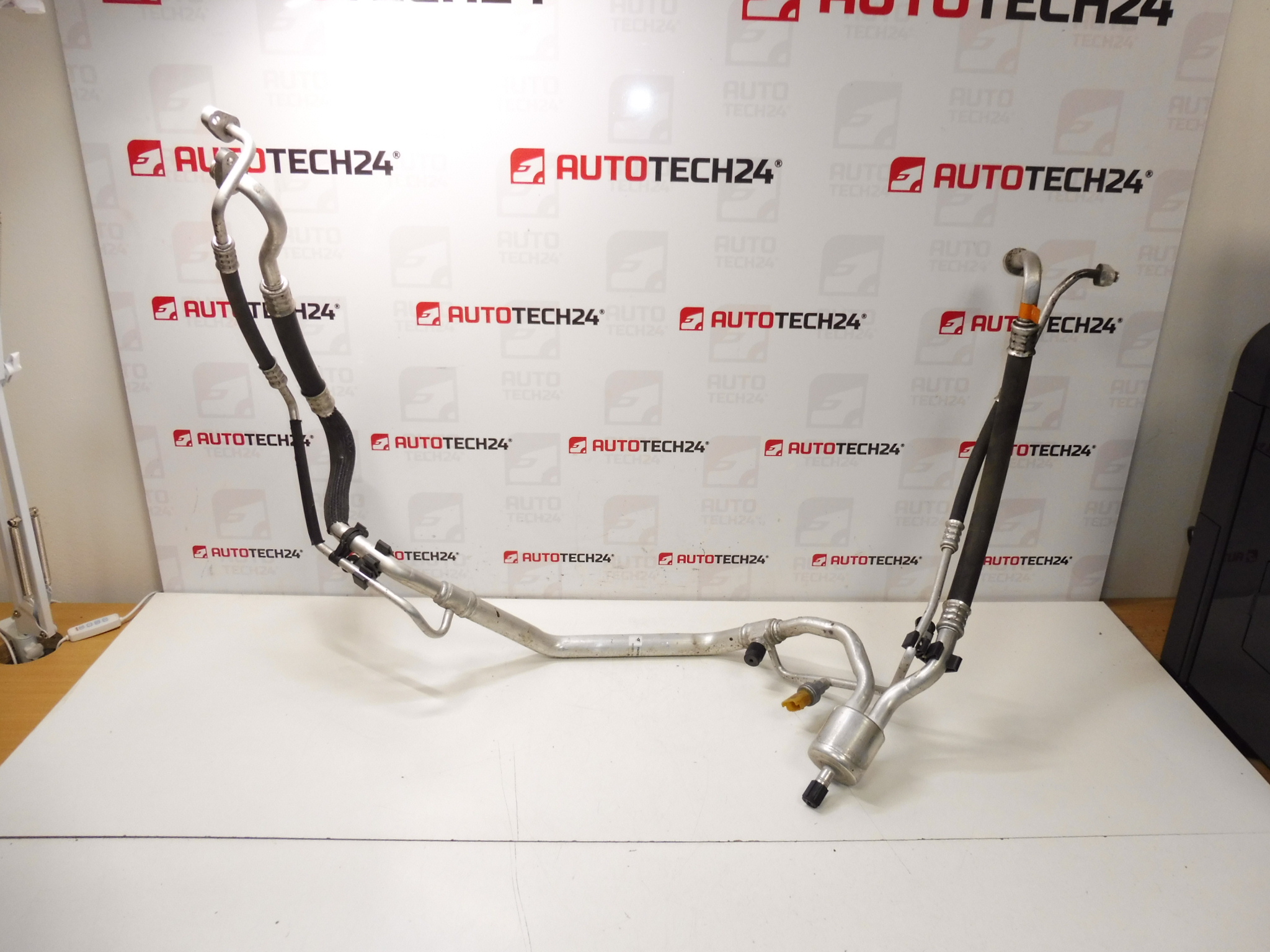 Klímacső Citroën Peugeot 9800404180