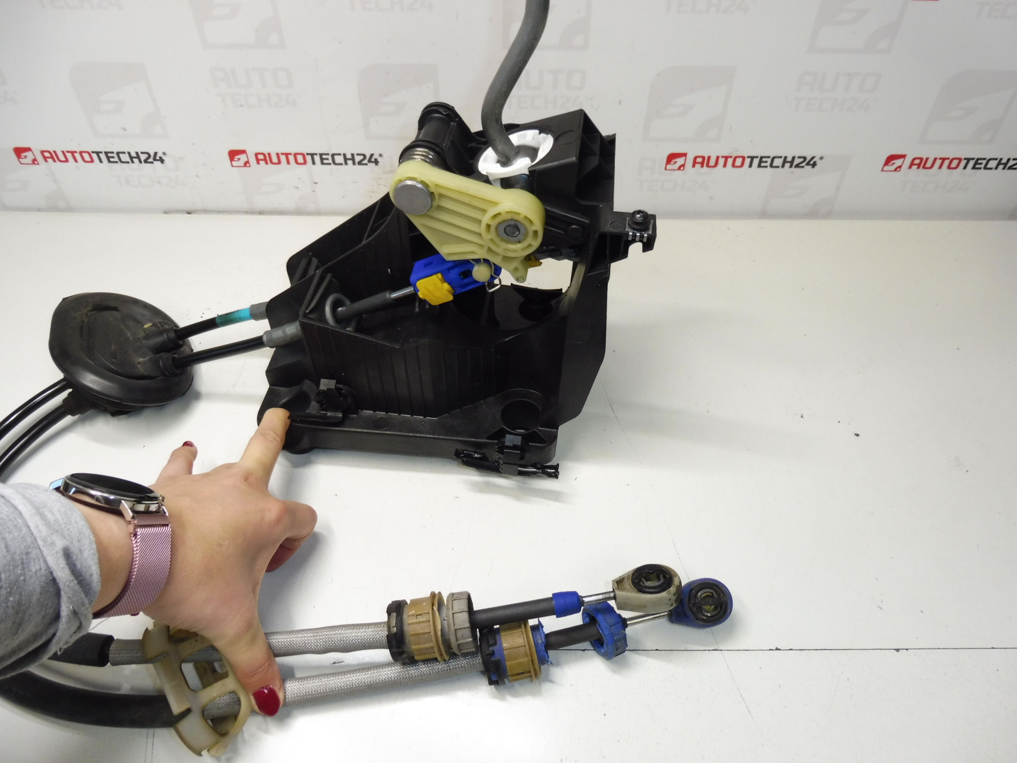 Váltókar és kábelek Citroën C4 II DS4 2400NG