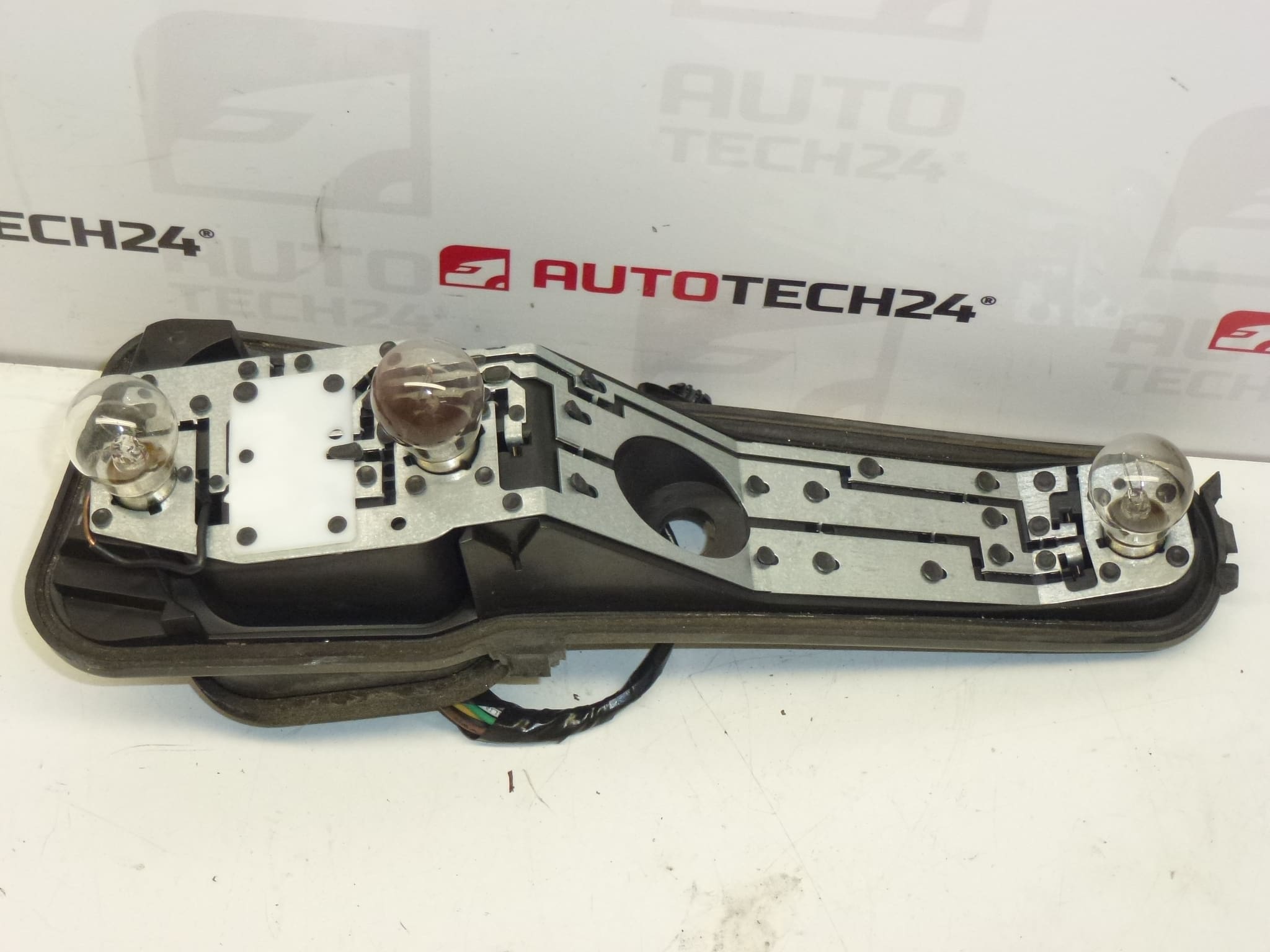 Jobb hátsó lámpa foglalat Peugeot 206 Combi 6351R4 bekötéssel