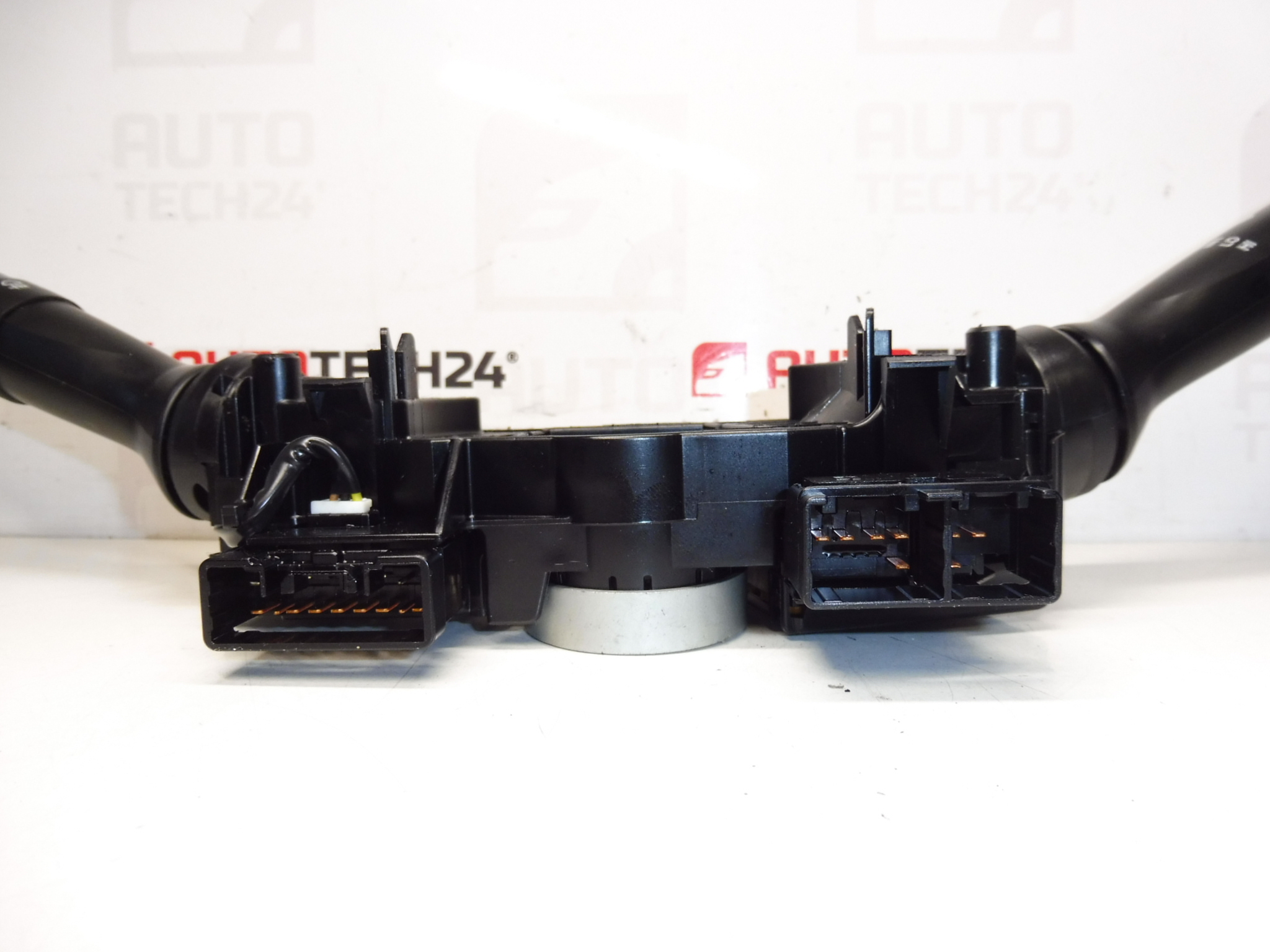 Vezetők a kormánykerék alatt Citroën C1 Peugeot 107 6239SA B000612880