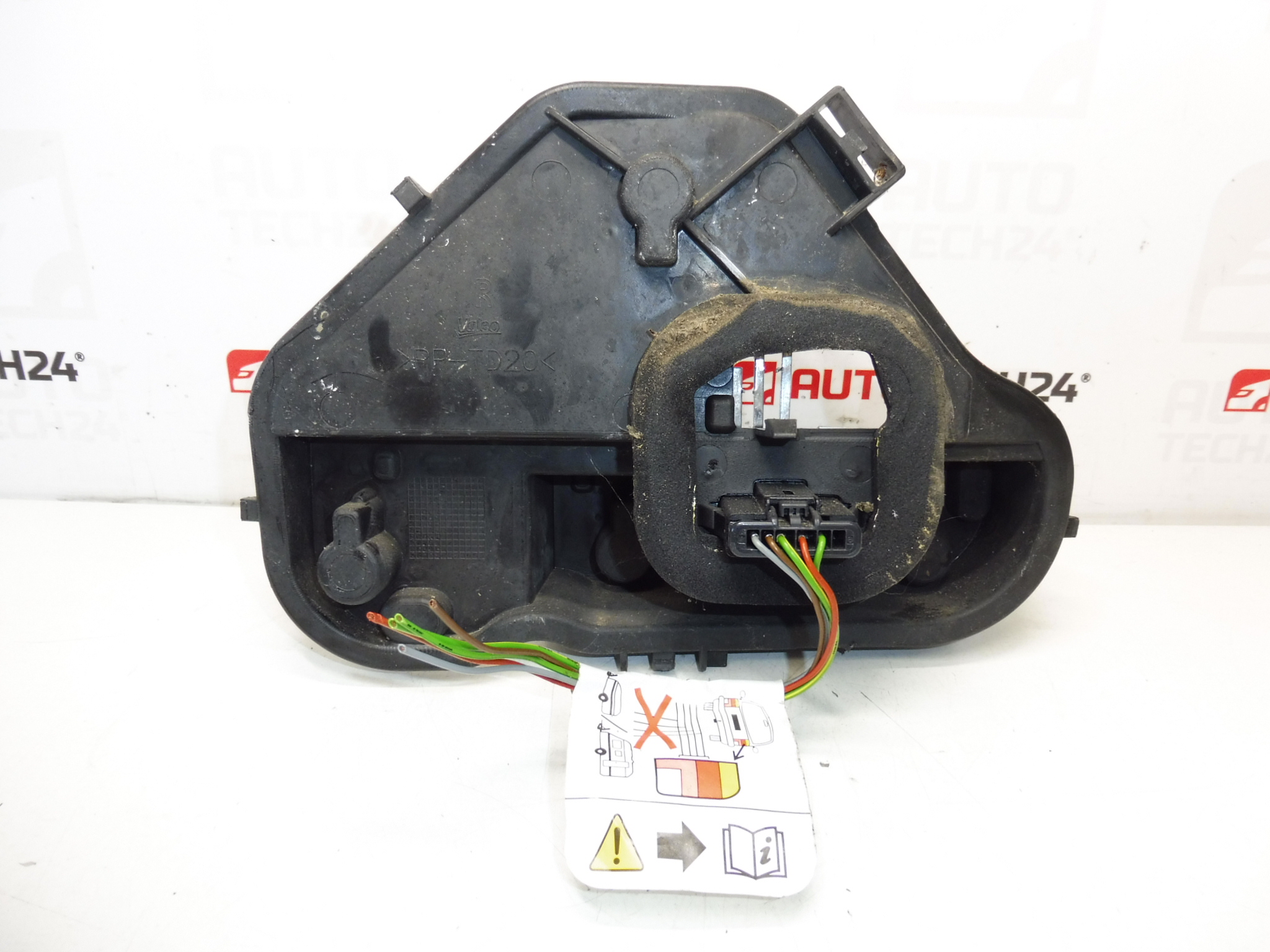 Party csuklós hátsó jobb lámpákkal Citroën C3 III 9812257480