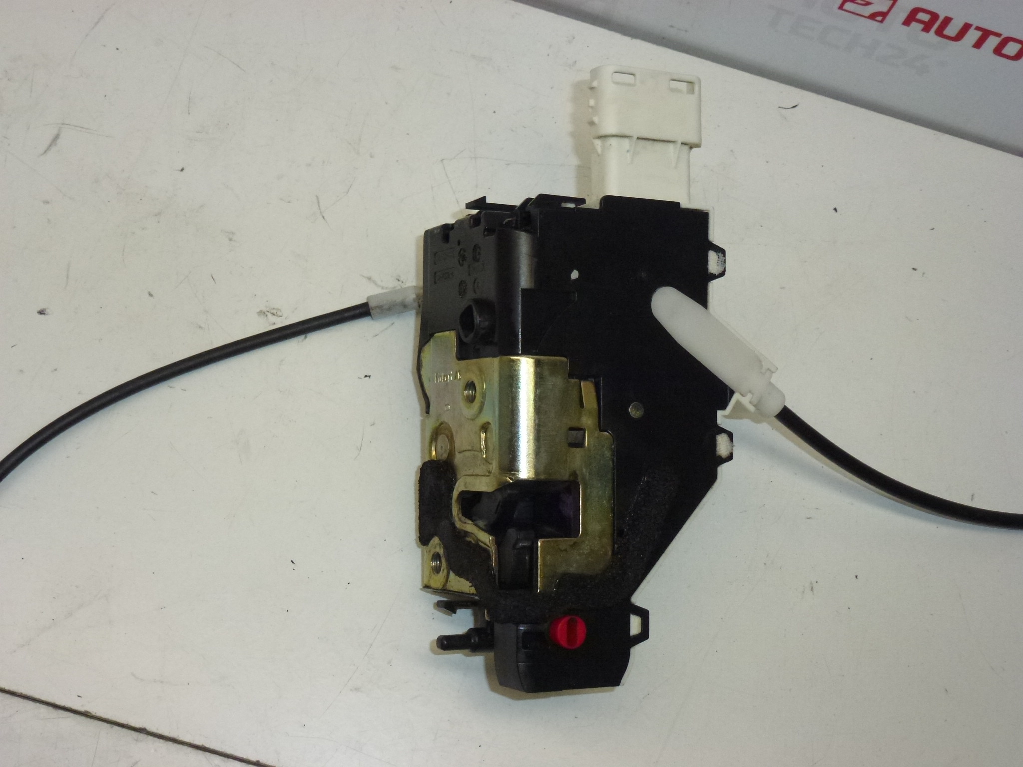 Jobb hátsó ajtózár Peugeot 407 9681337280 9138N7