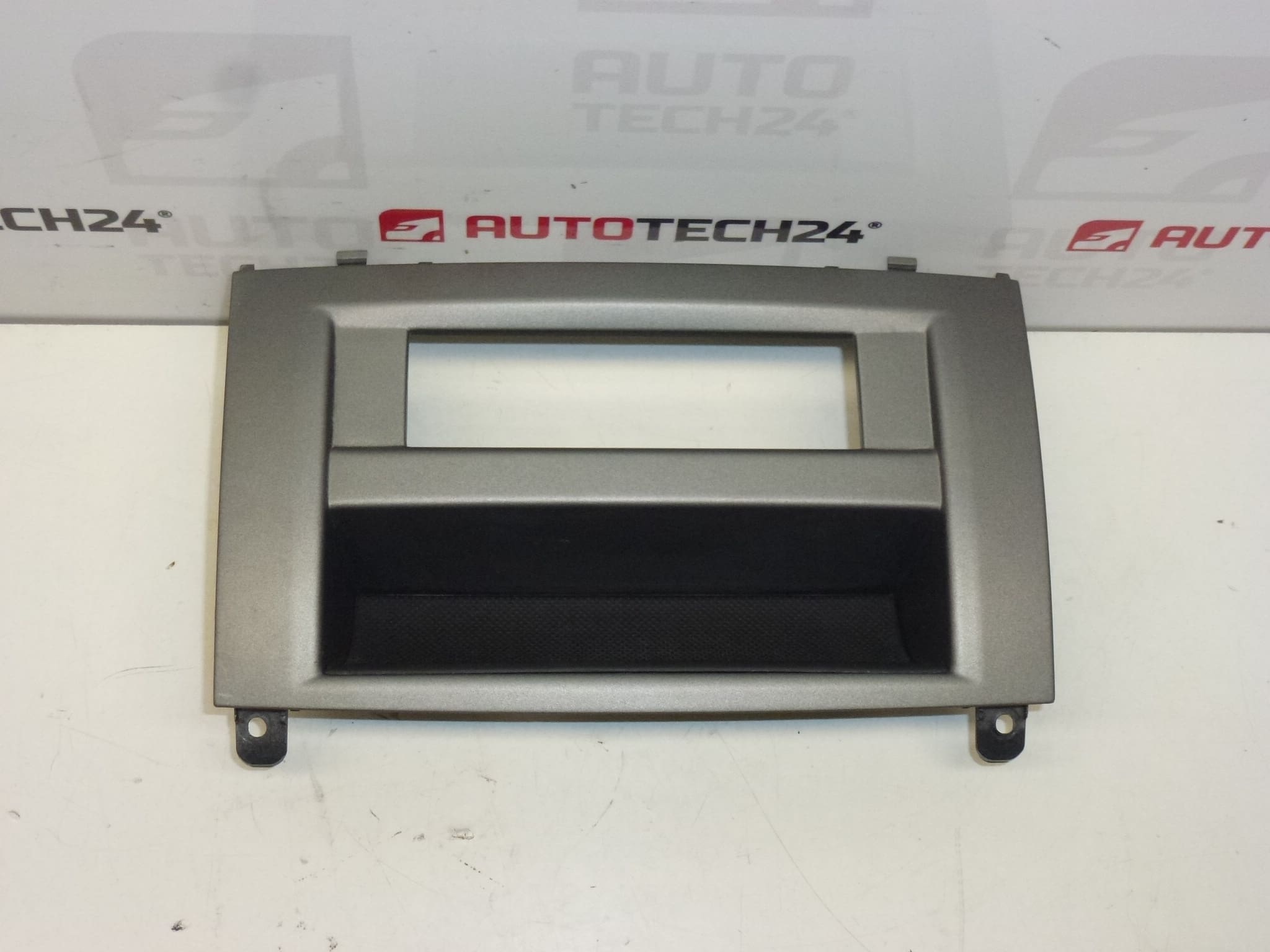 Peugeot 407 rádió kijelzőkeret 96577887 77 8265S9