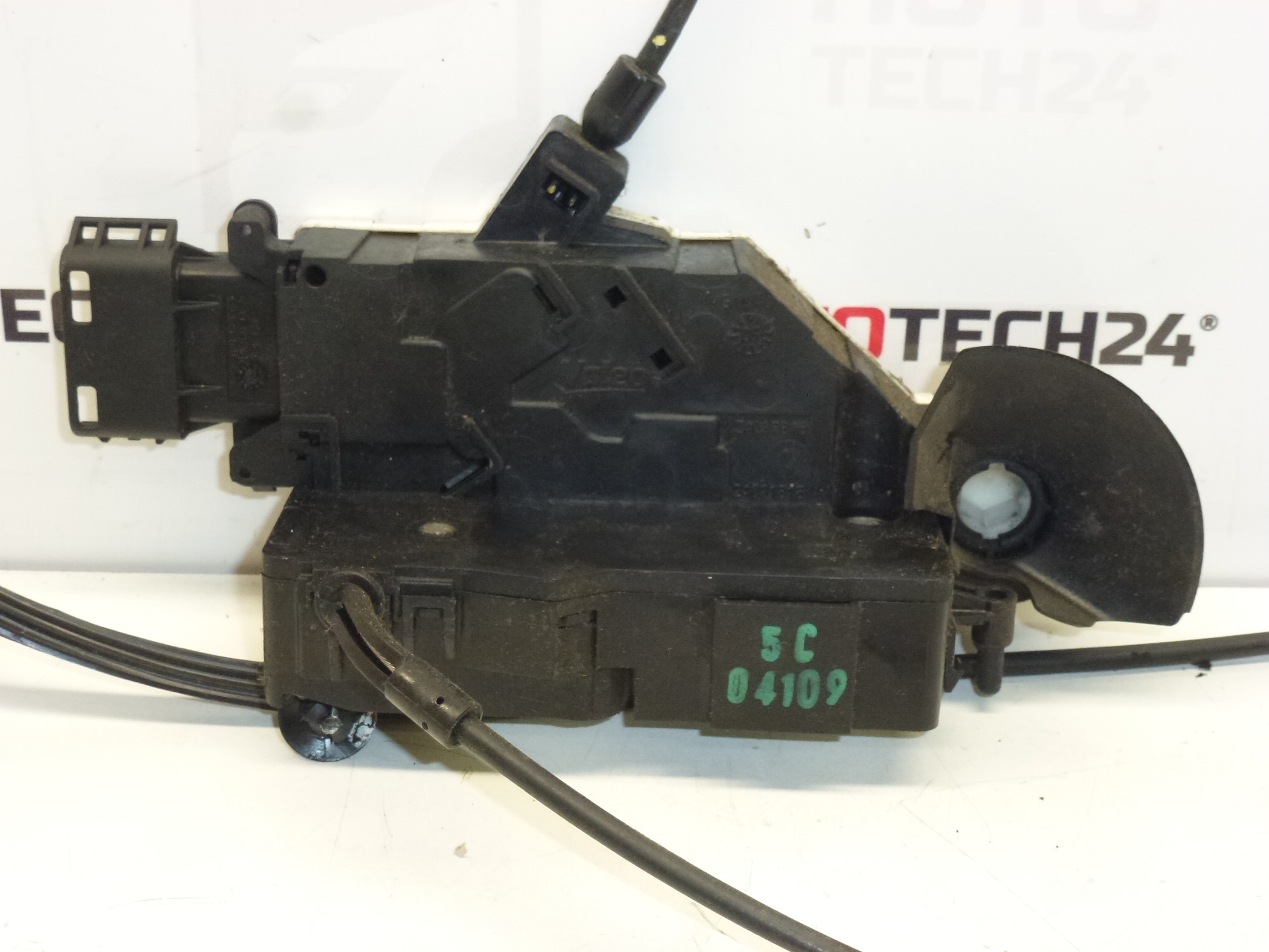 Bal oldali ajtózár Peugeot 207 9135V6