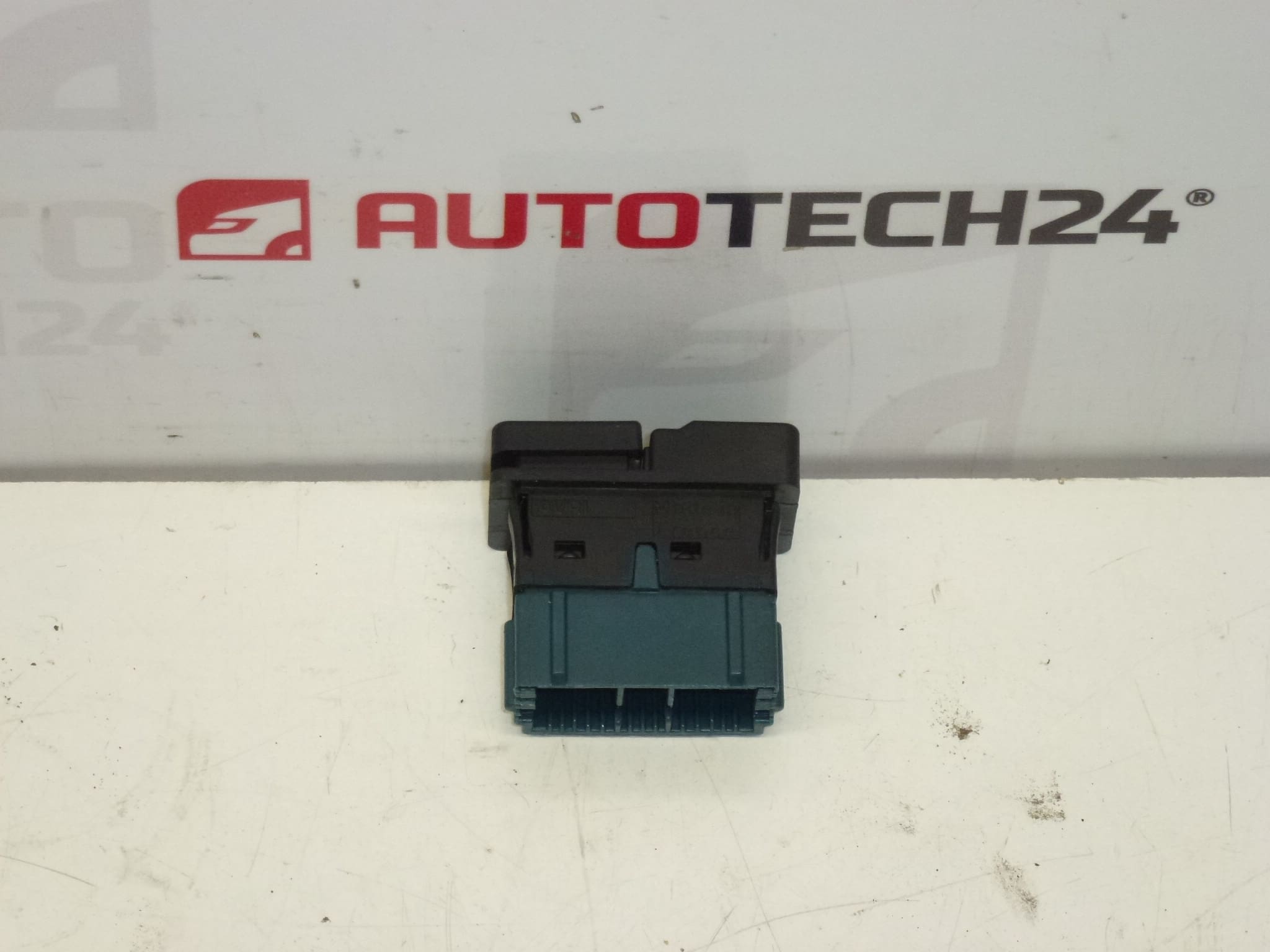 Hátsó ablakblokkoló Citroën Peugeot 6552ZK