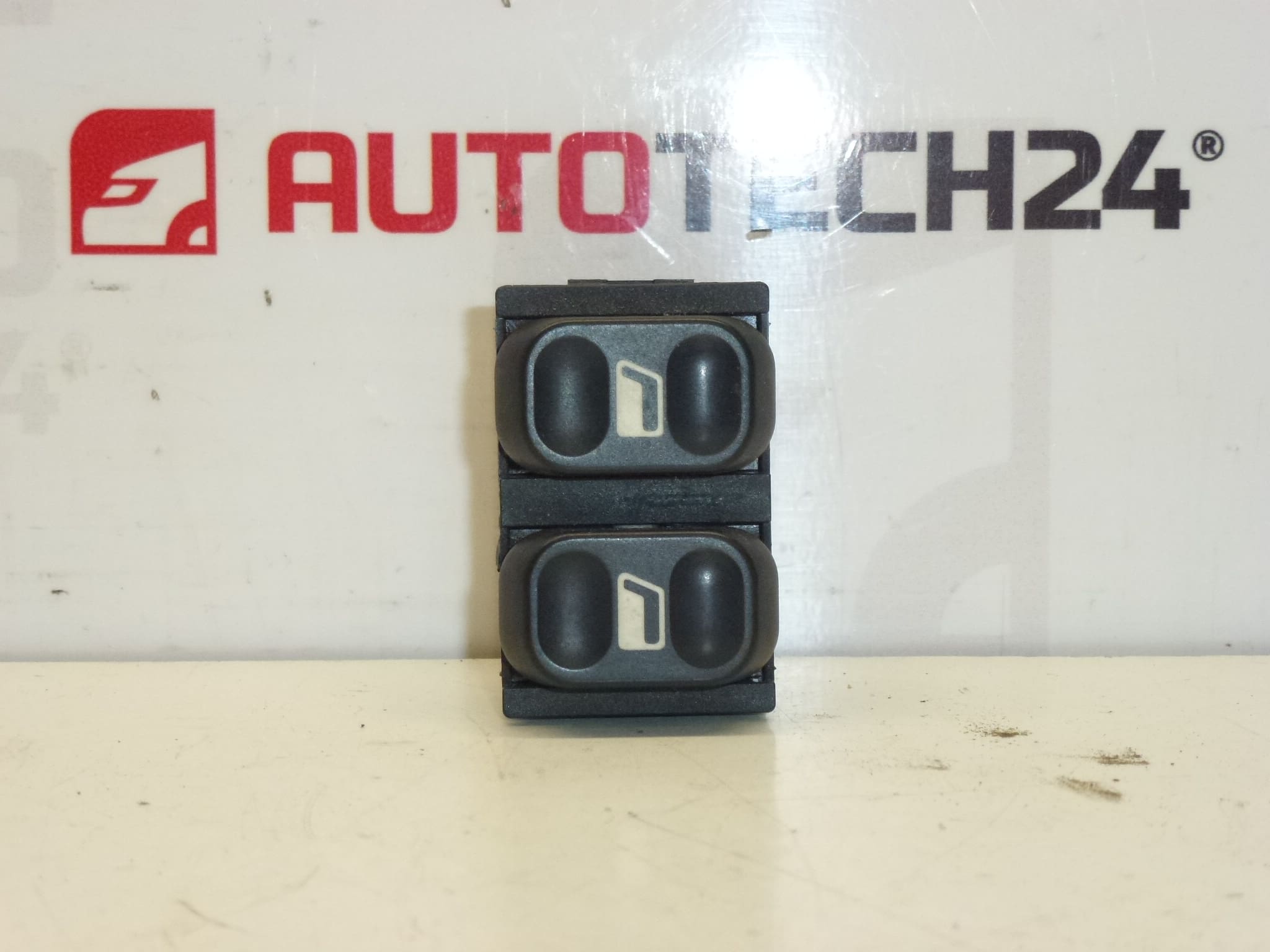 Citroën Xsara 6552KV hátsó ablakemelő