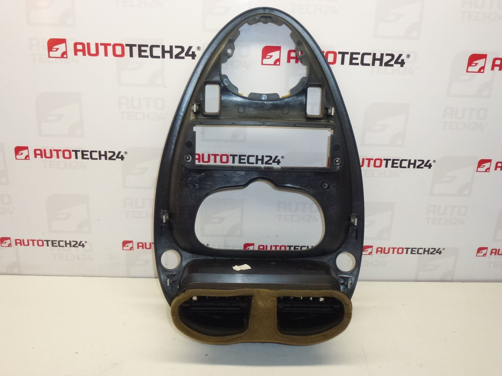 Rádió előlap ventilátorokkal Citroën Xsara Picasso 9631315877 8211C7