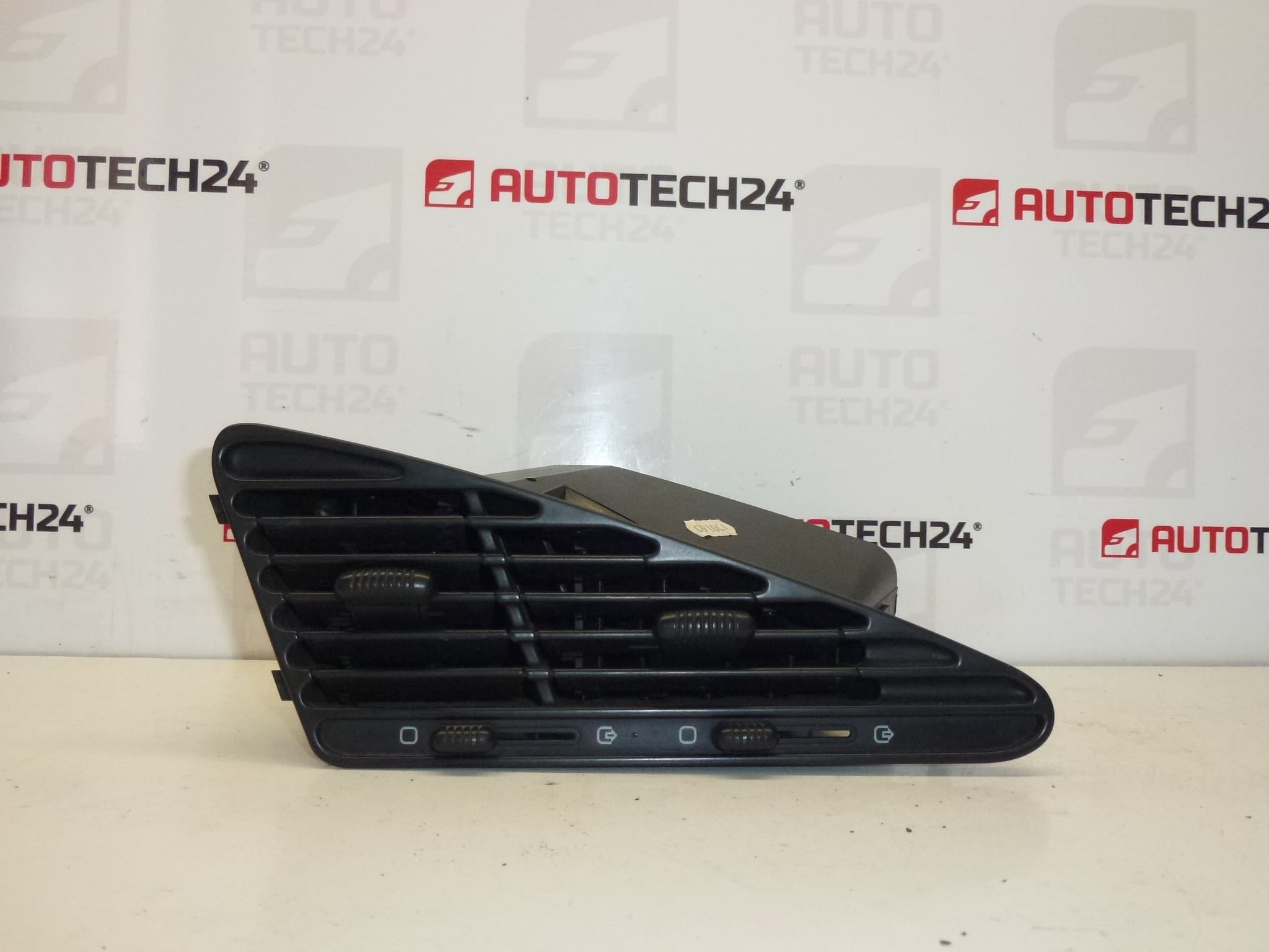 Központi légtelenítő Citroën Berlingo I és Peugeot Partner I 8265A9