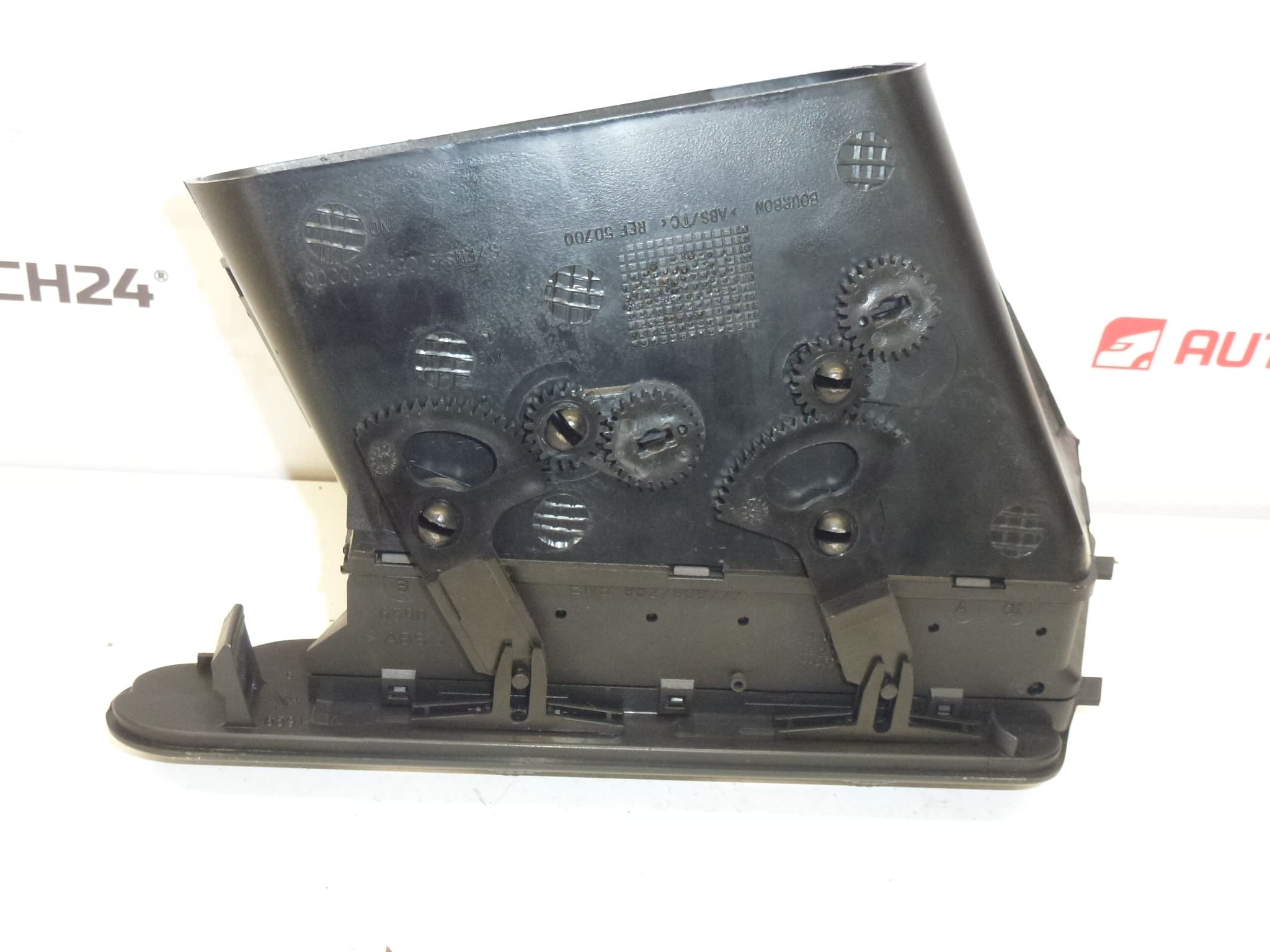 Központi légtelenítő Citroën Berlingo I és Peugeot Partner I 8265A9