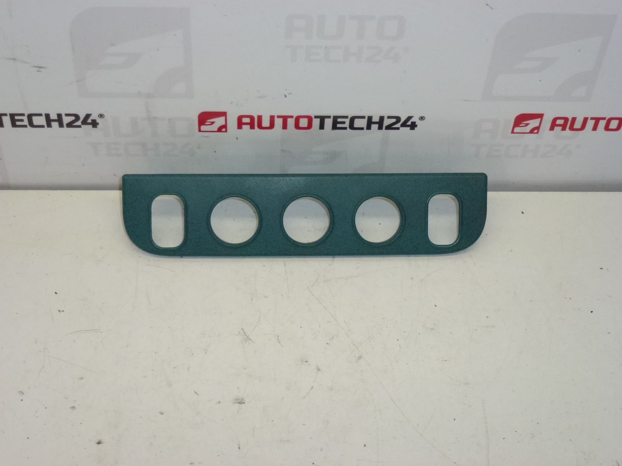 Műszerfal burkolat Citroën Berlingo I és Peugeot Partner I 96210132ZL 8212ER