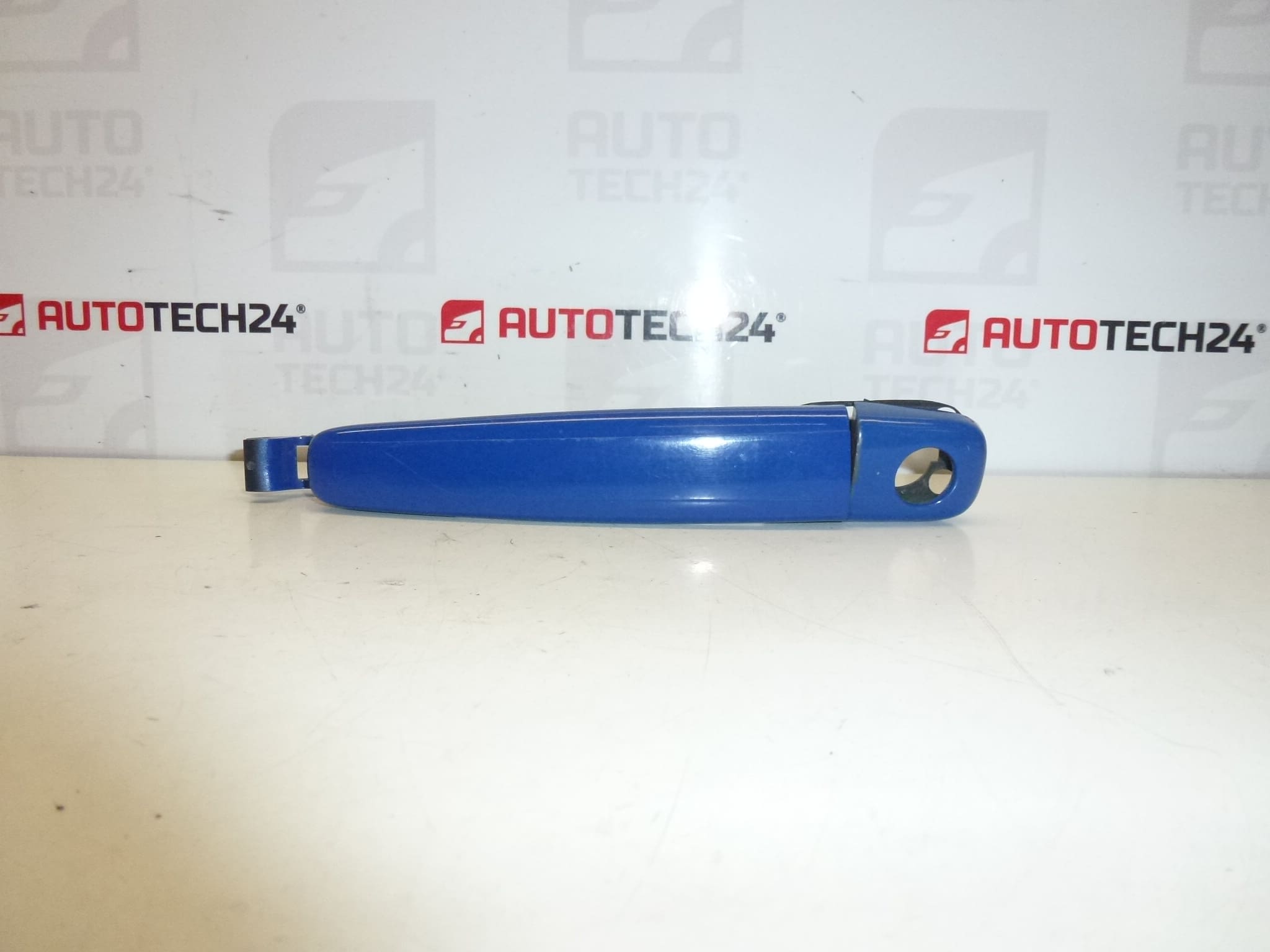 Vezetőoldali ajtó kilincs Citroën Peugeot kék EGJB 9101W9