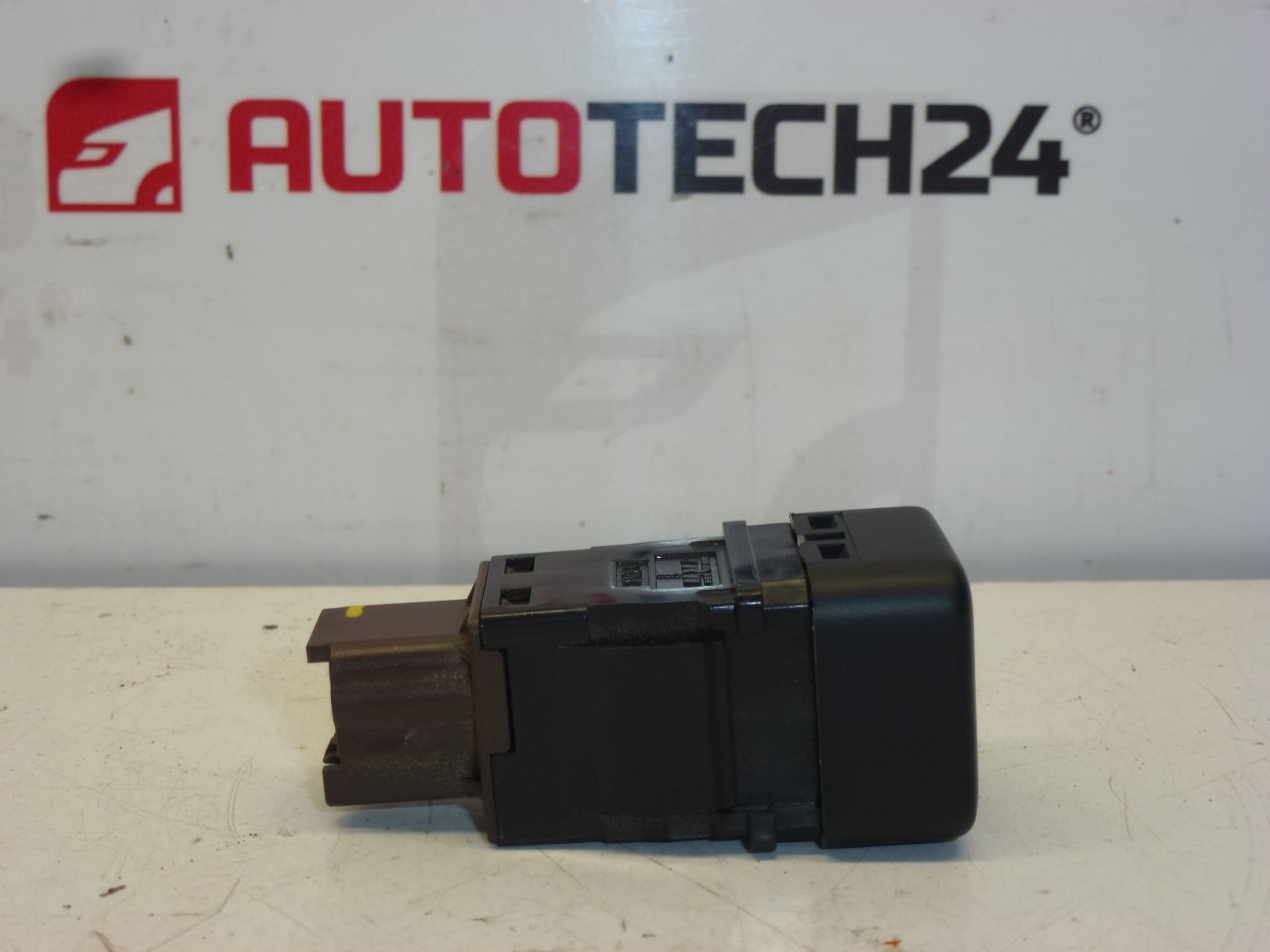 Légzsák kapcsoló Citroën Peugeot 96373645ZD 96373645ZL 8216F2