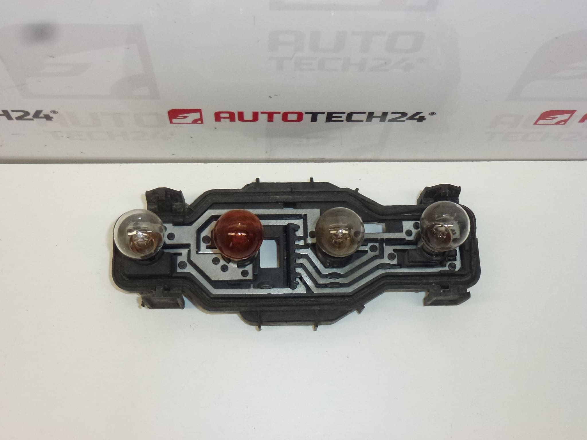 Izzó foglalat Citroën Peugeot 634679