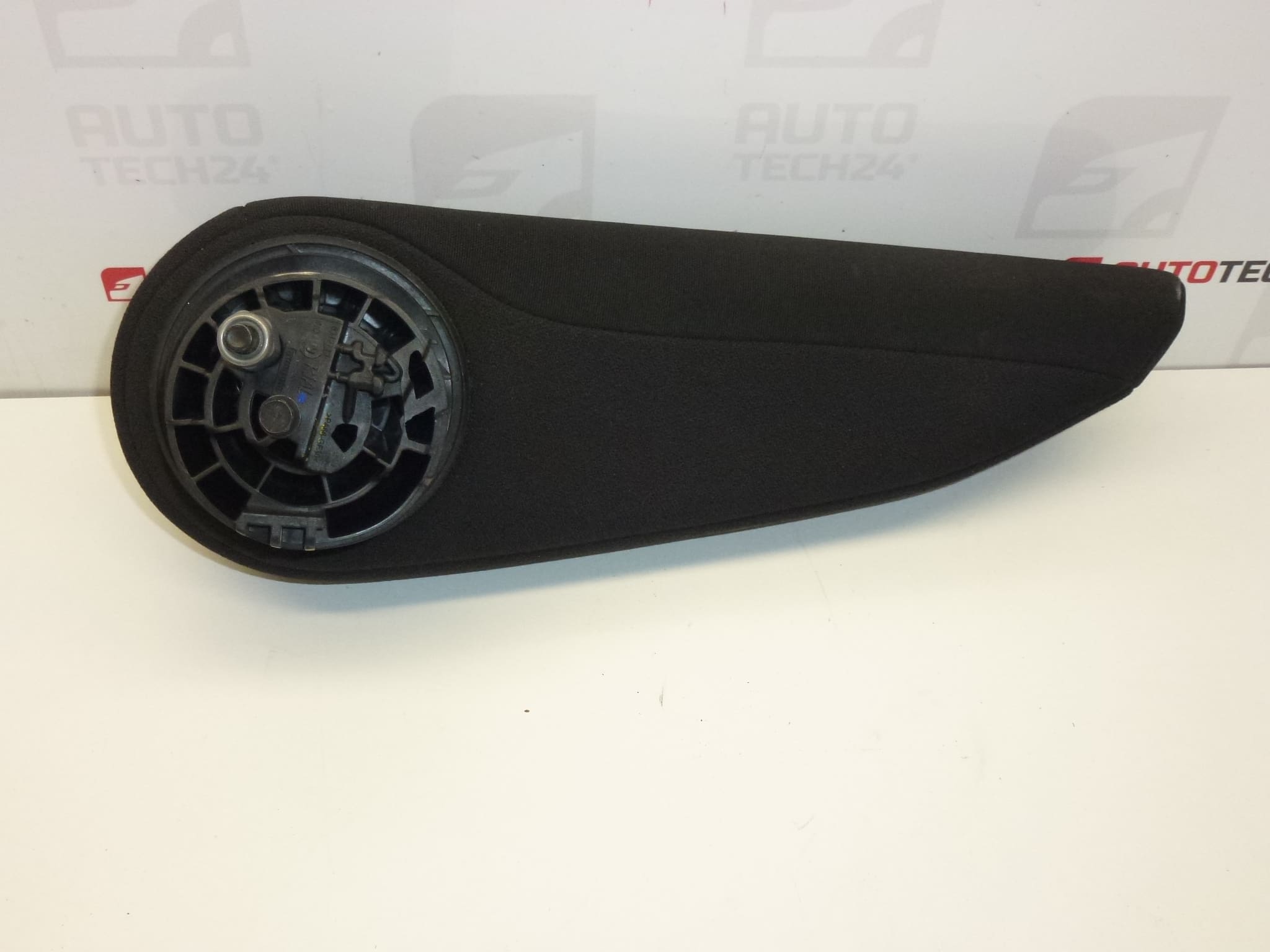 Jobb kartámasz Citroën Peugeot 8831C7