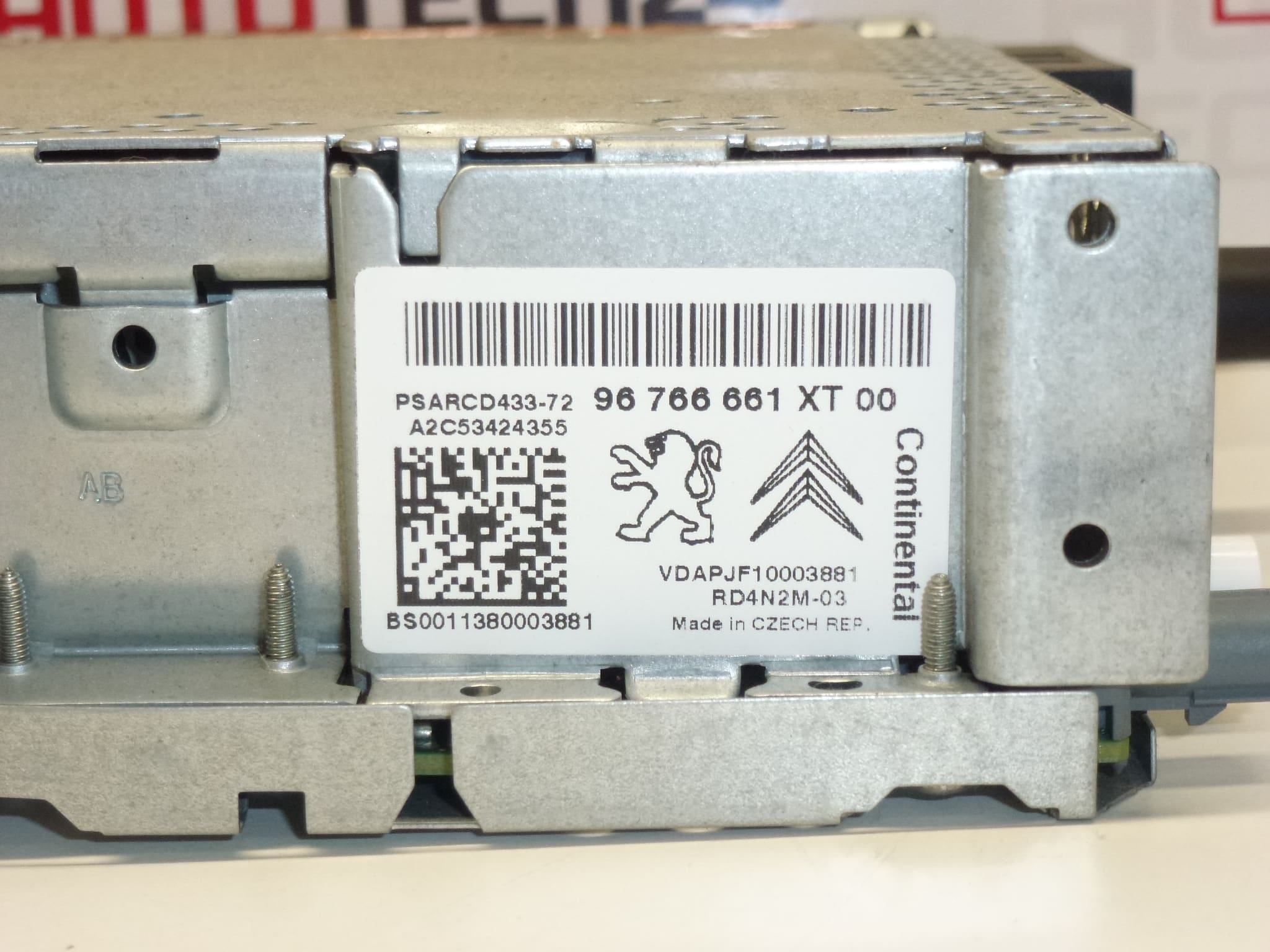 Autórádió Citroën Peugeot RT3-B5-N3 96766661XT 16077577XT