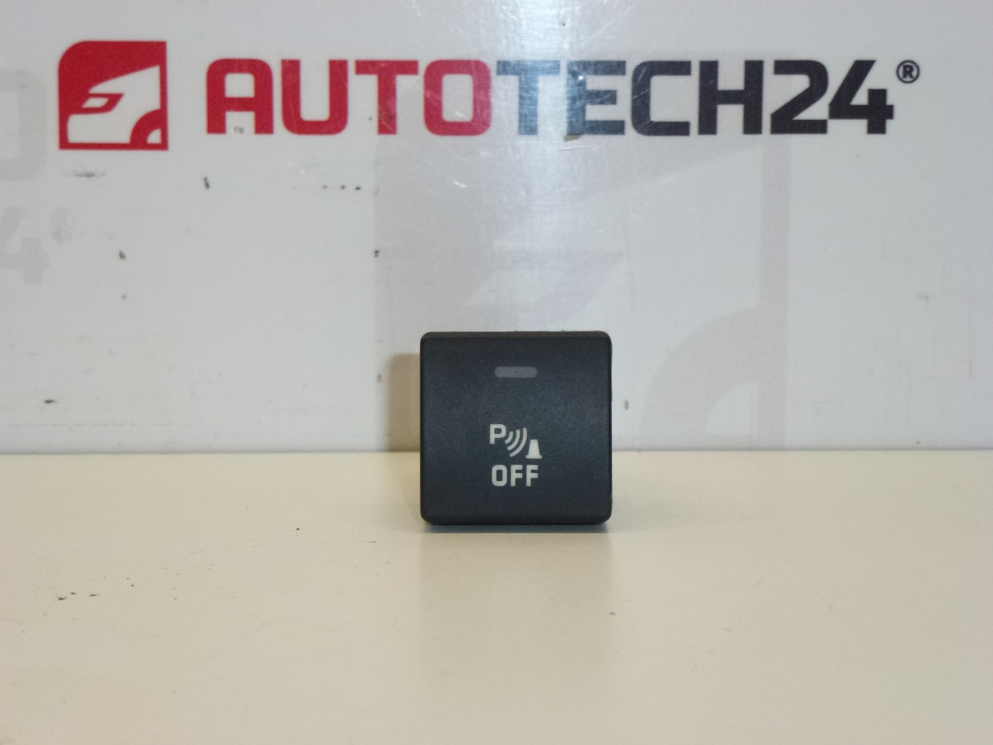 Parkolási asszisztens kapcsoló Citroën C4 96476639XT 6590F3