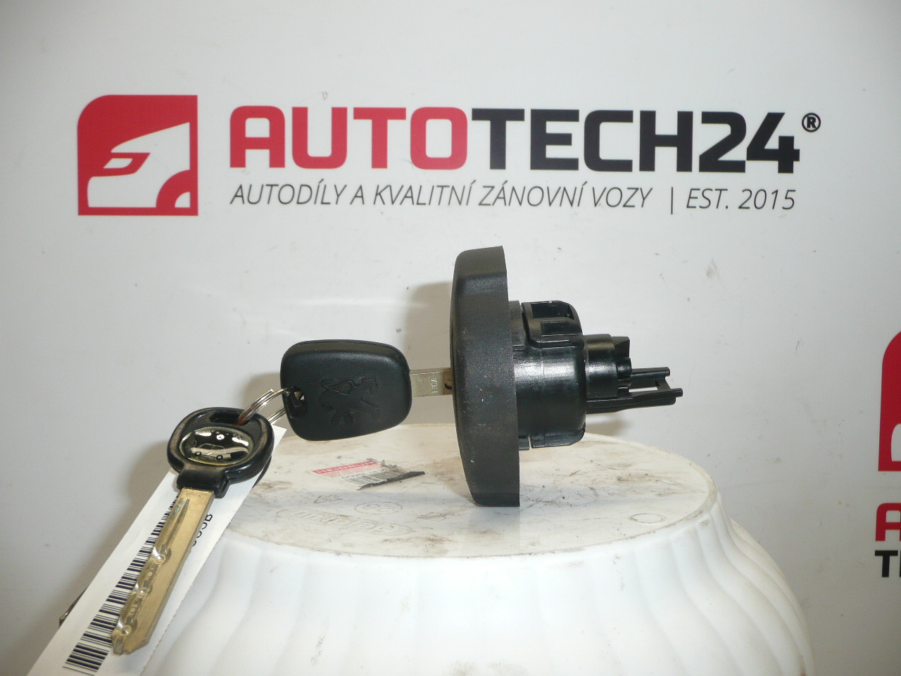 Tanksapka kulccsal Citroën Peugeot 1508L7
