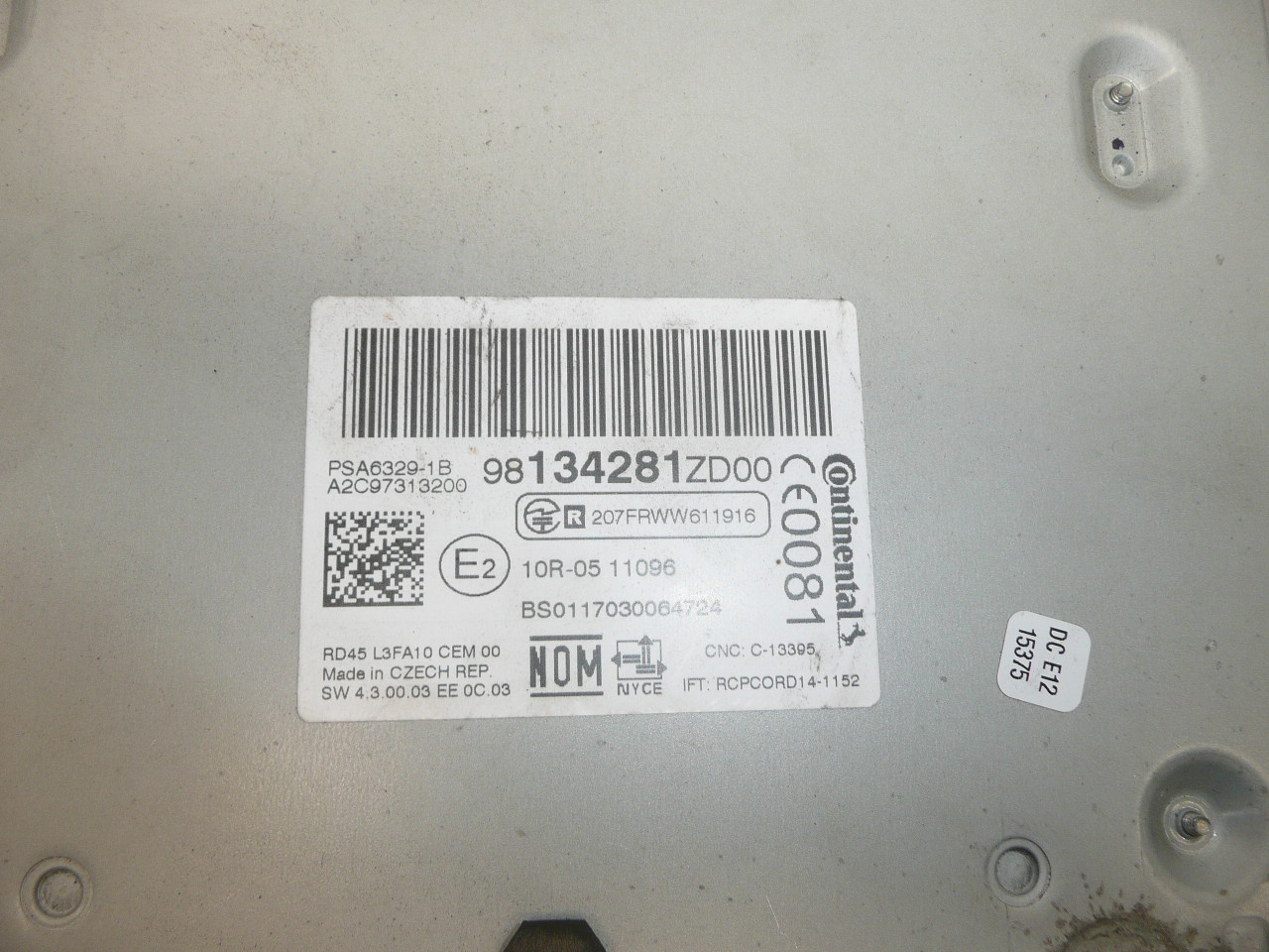 Citroën C-ELYSEE Peugeot 301 98134281ZD00 autórádió