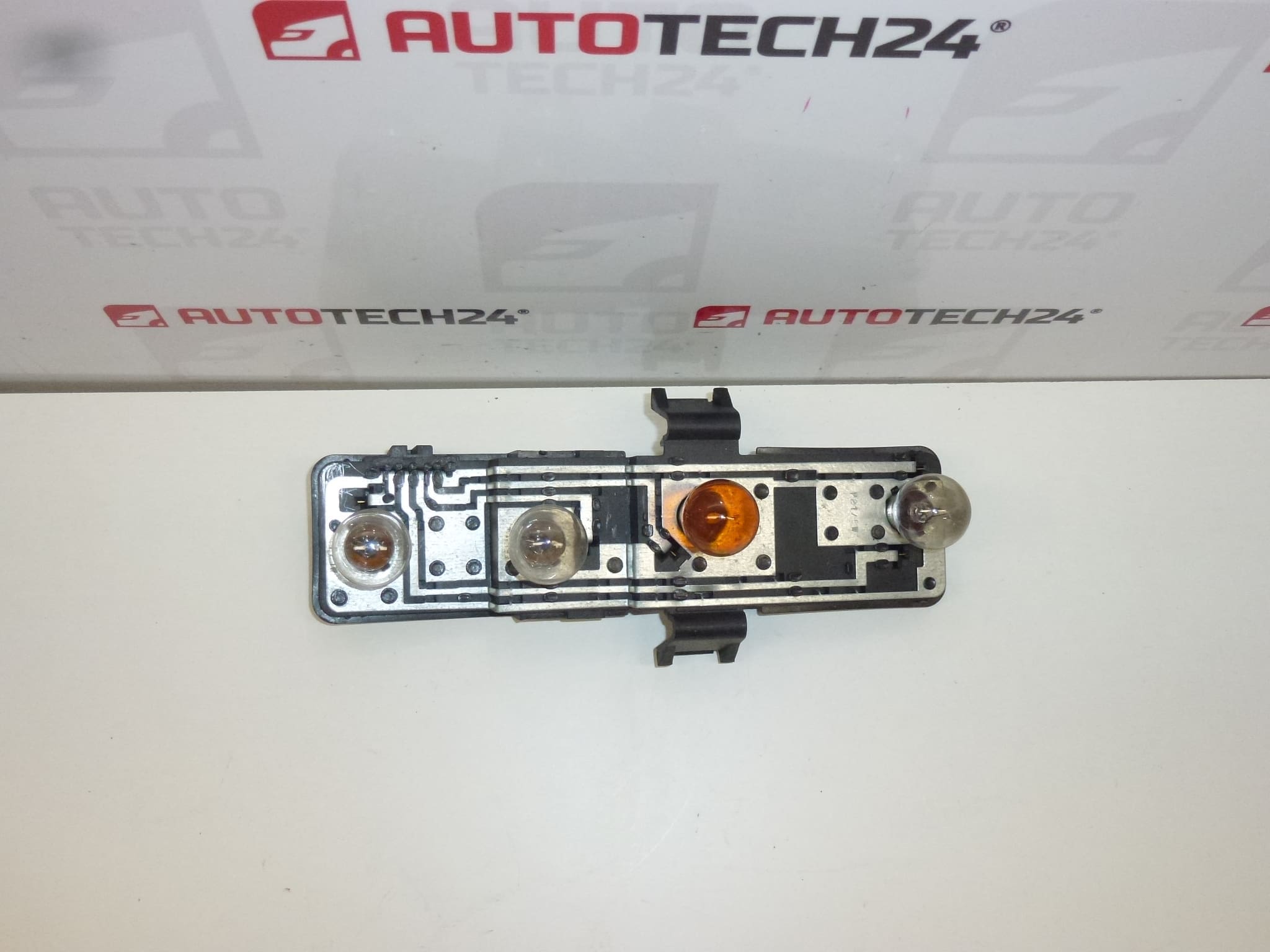 Aljzat jobb hátsó lámpa Citroën Xsara Picasso 6351N0 6351T2