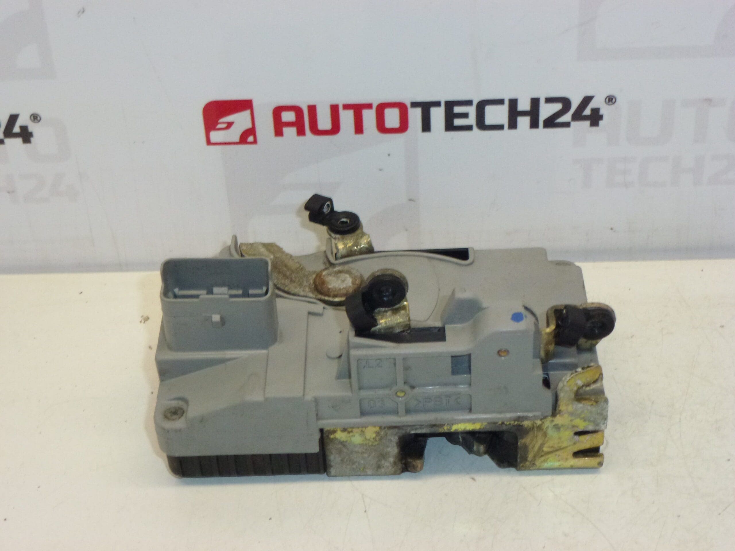 Bal első ajtózár Citroën Peugeot 9135H8 - Image 2