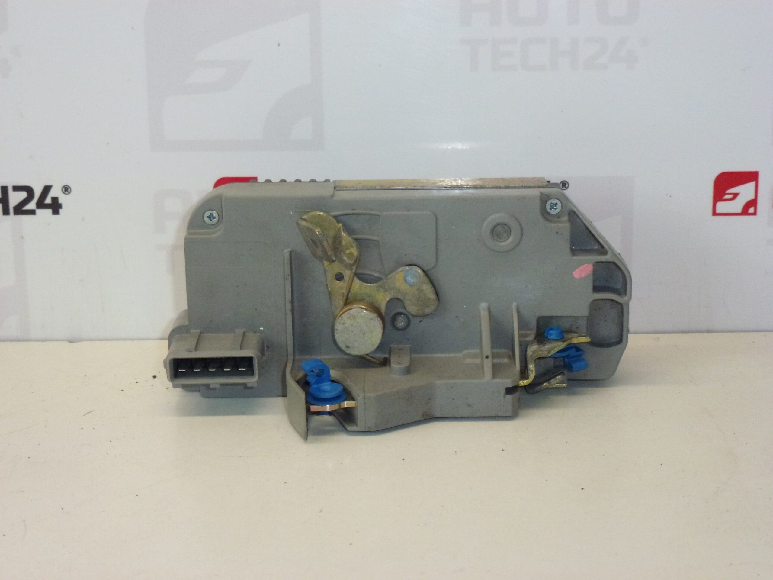 Bal hátsó ajtózár Citroën Peugeot 913744