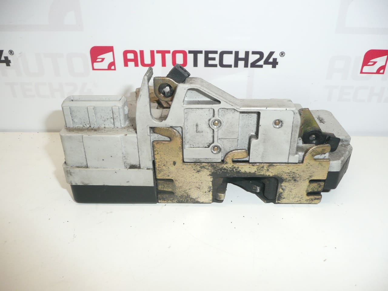 Peugeot 206 és 406 kombi bal hátsó ajtózár 913758 - Image 2