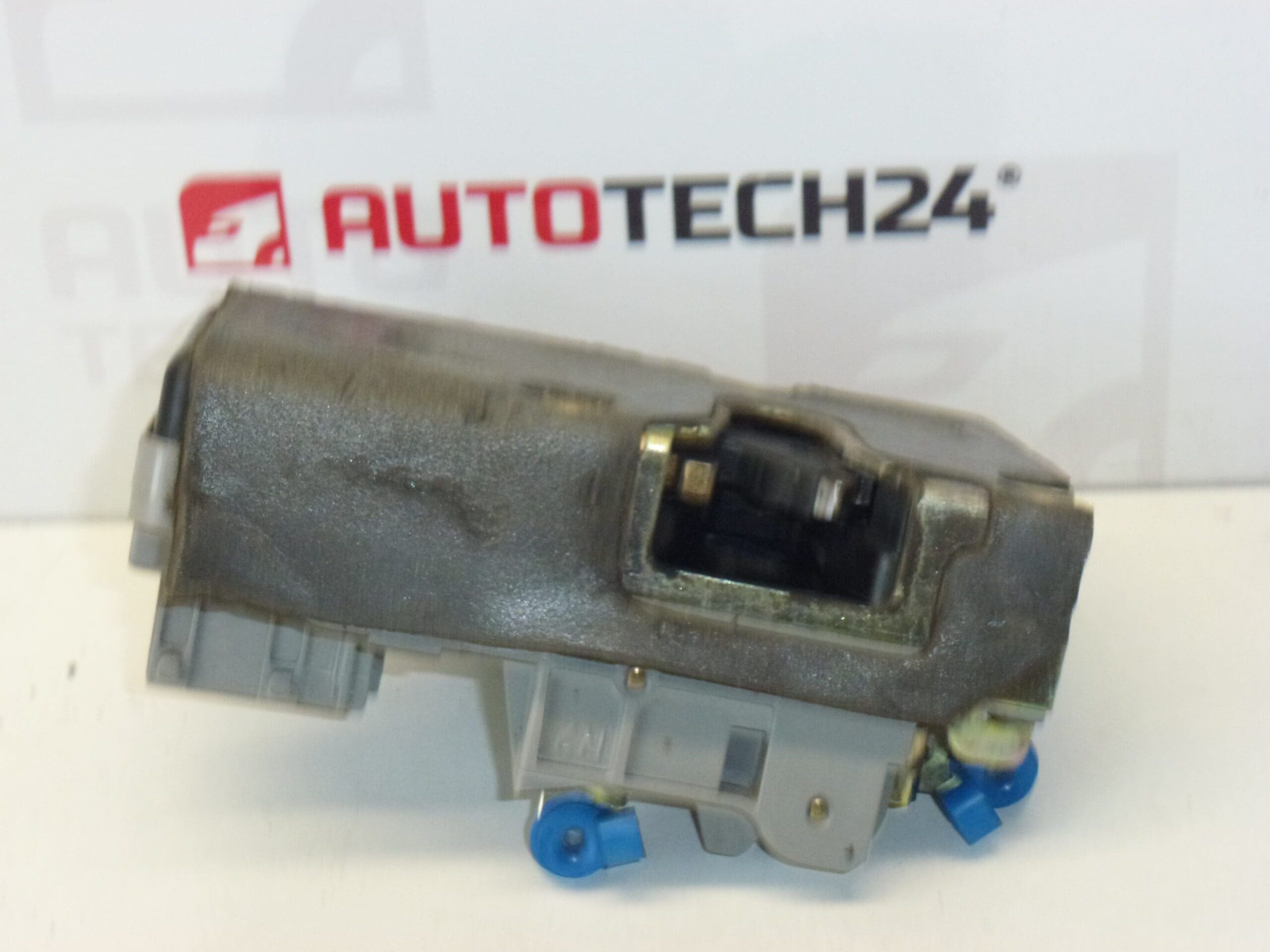 Jobb első ajtózár Citroën Peugeot 9136J6 II - Image 2