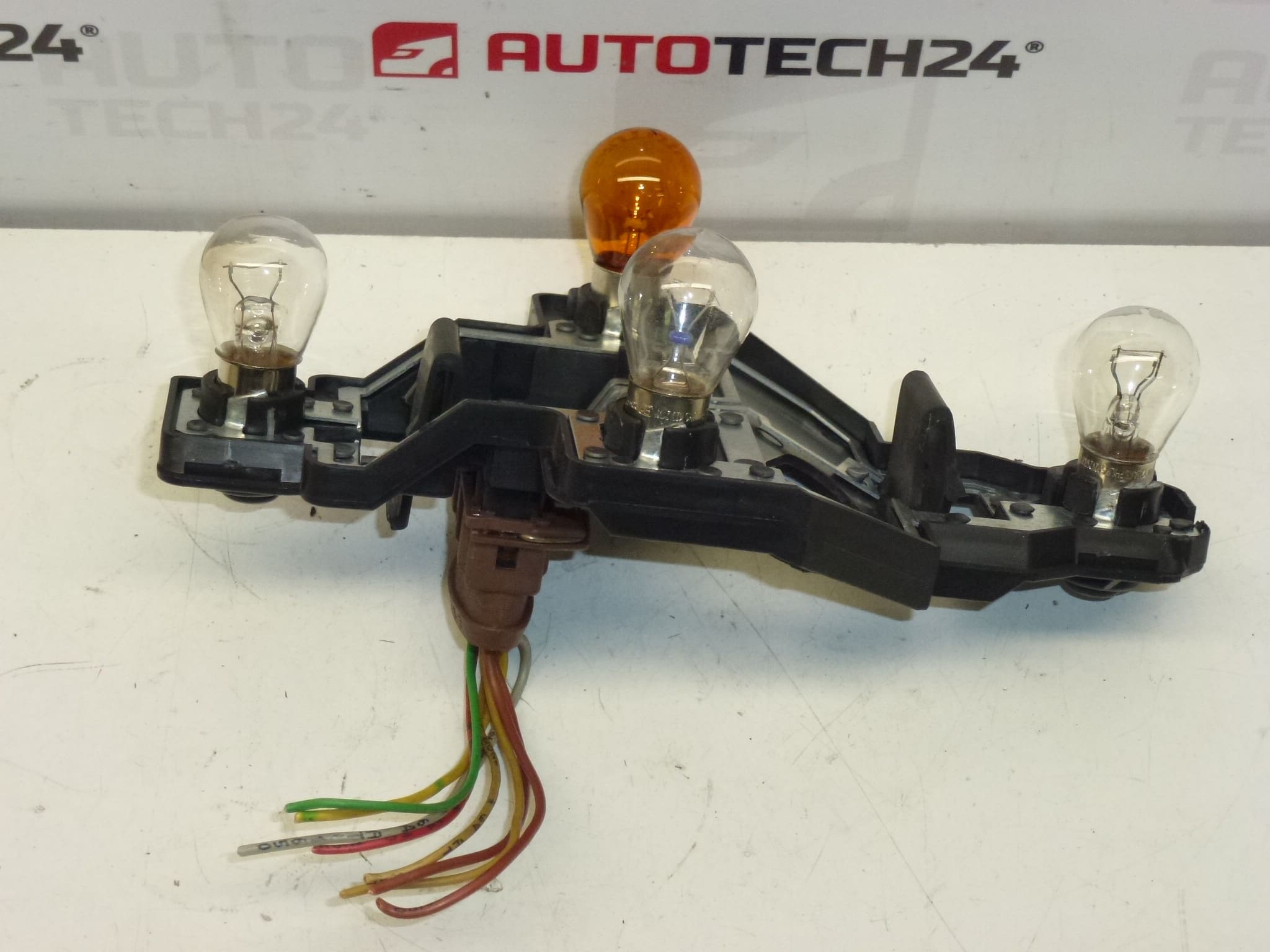 Jobb Hátsó Lámpatartó Citroën Xsara Kombi 6351J8 - Image 2
